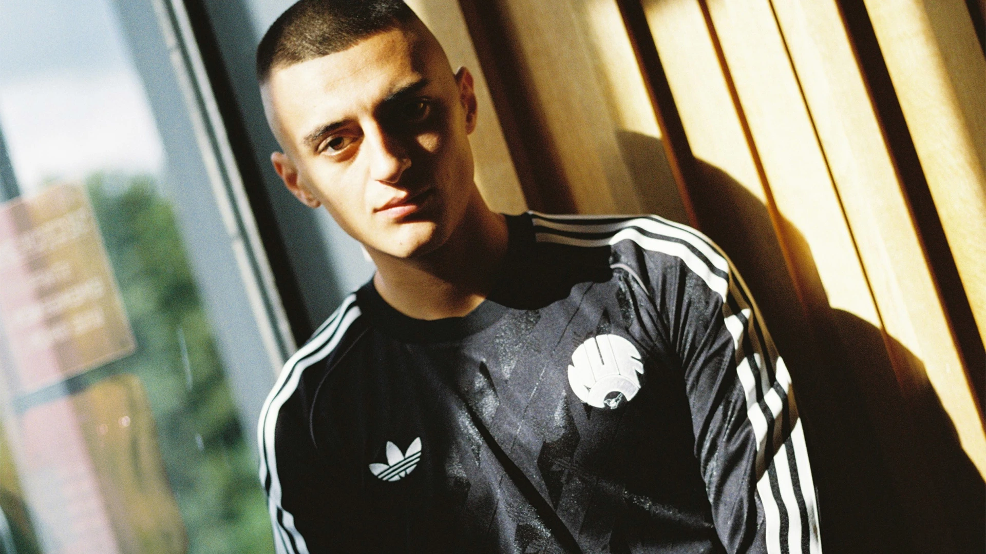 NUFC x KNATS 16x9 On Model 28 Image