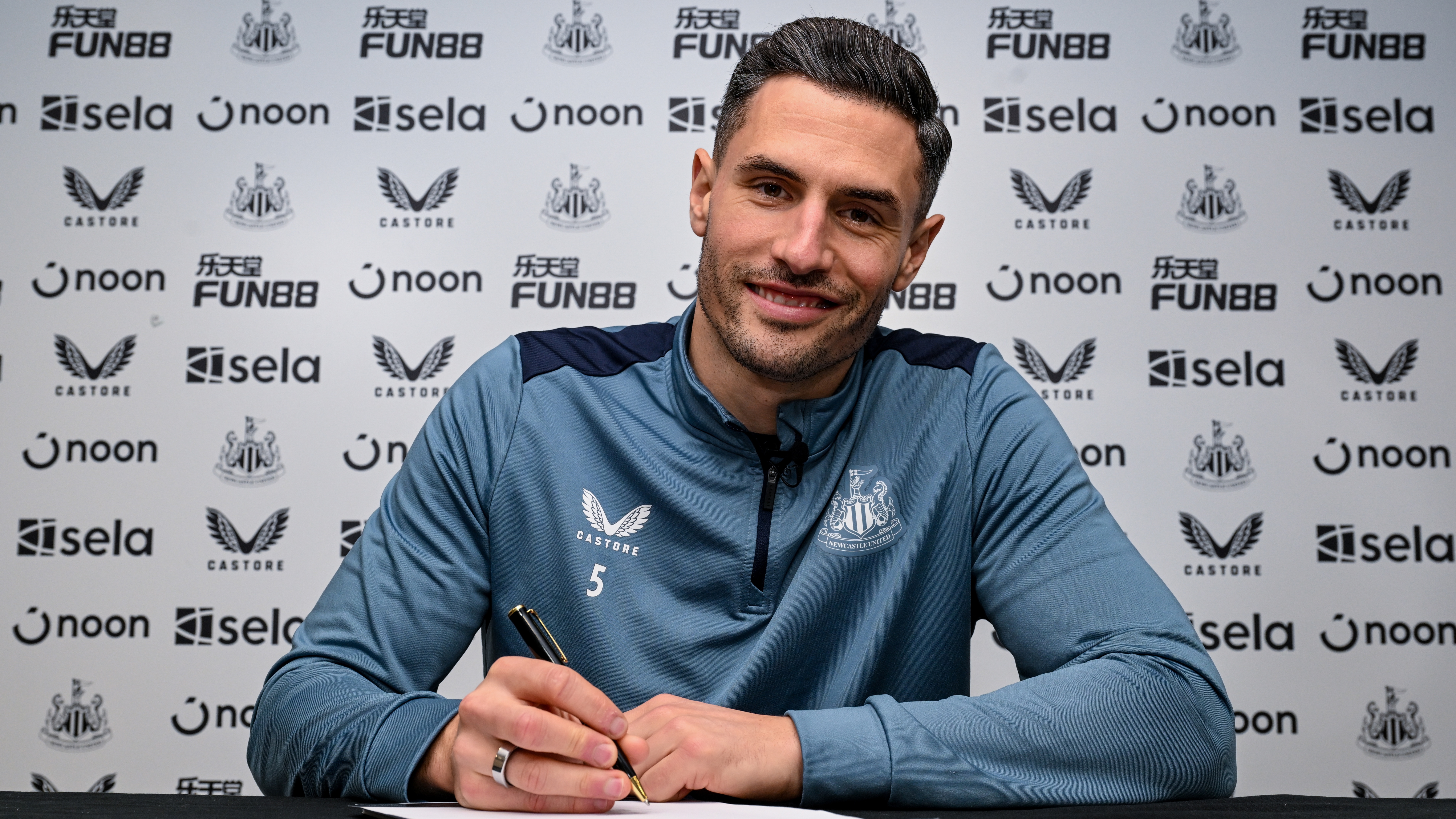 fabian-schar-signs-new-contract