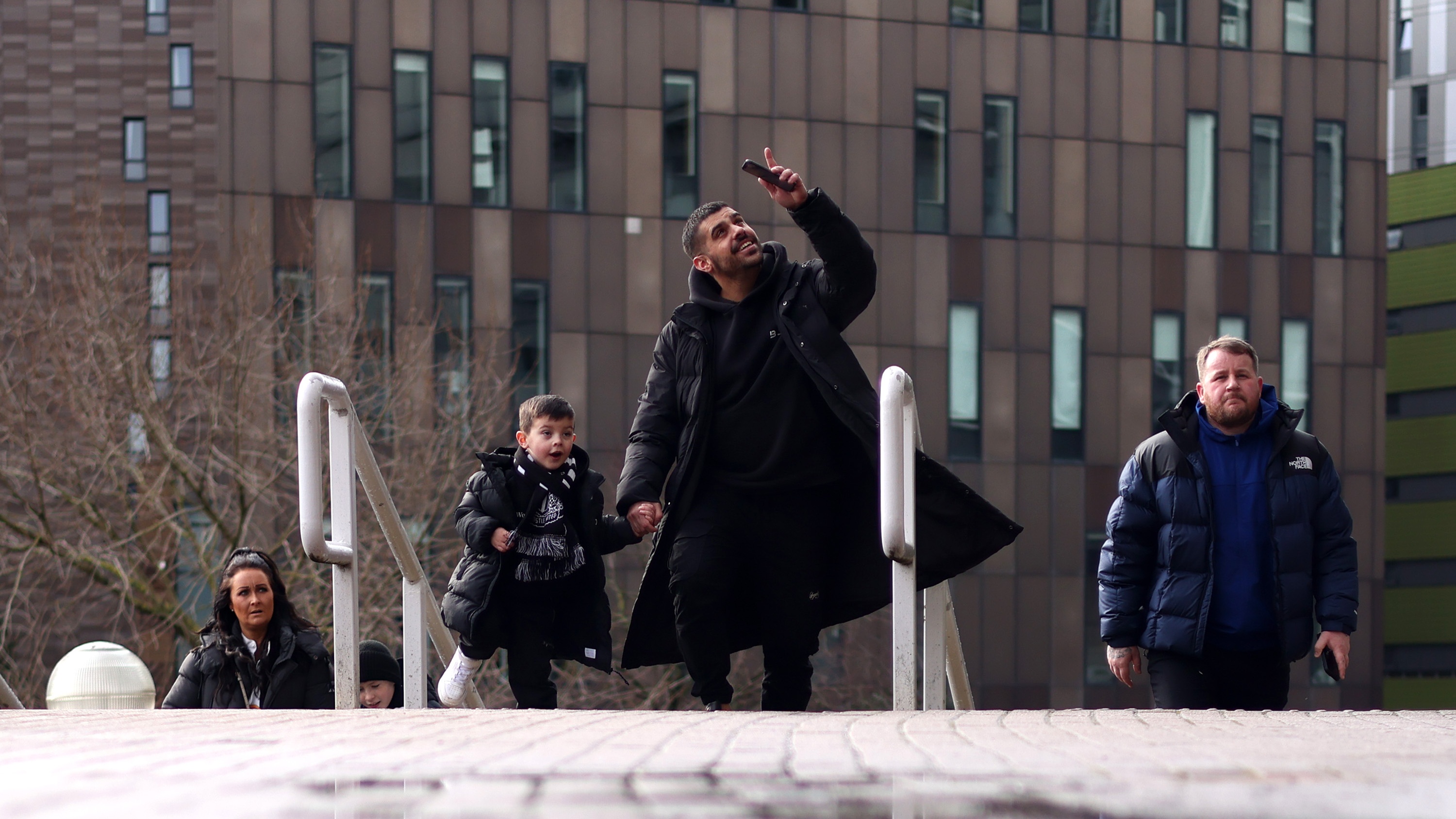 fans-steps-st-james-park