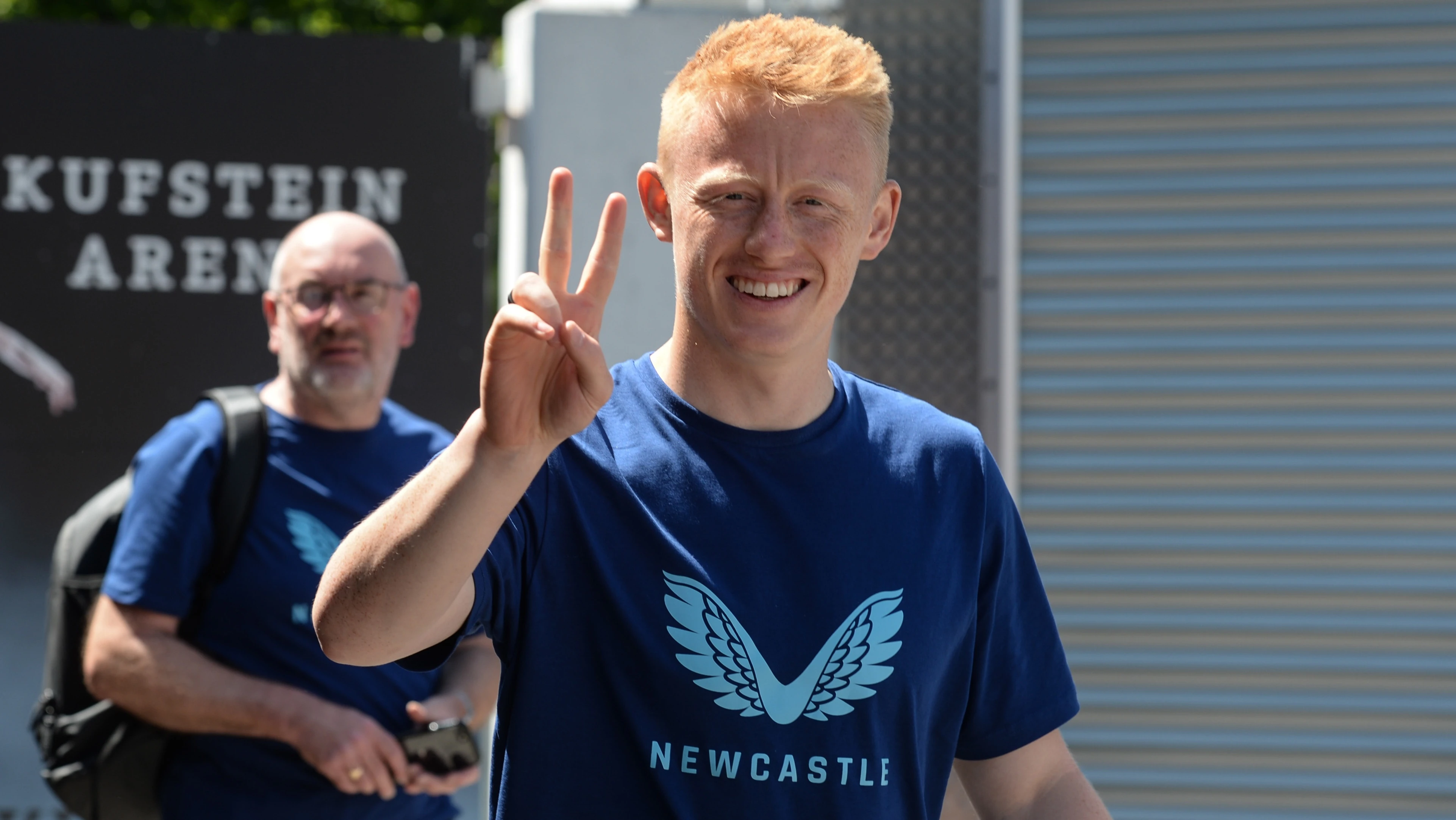 matty-longstaff-peace-sign