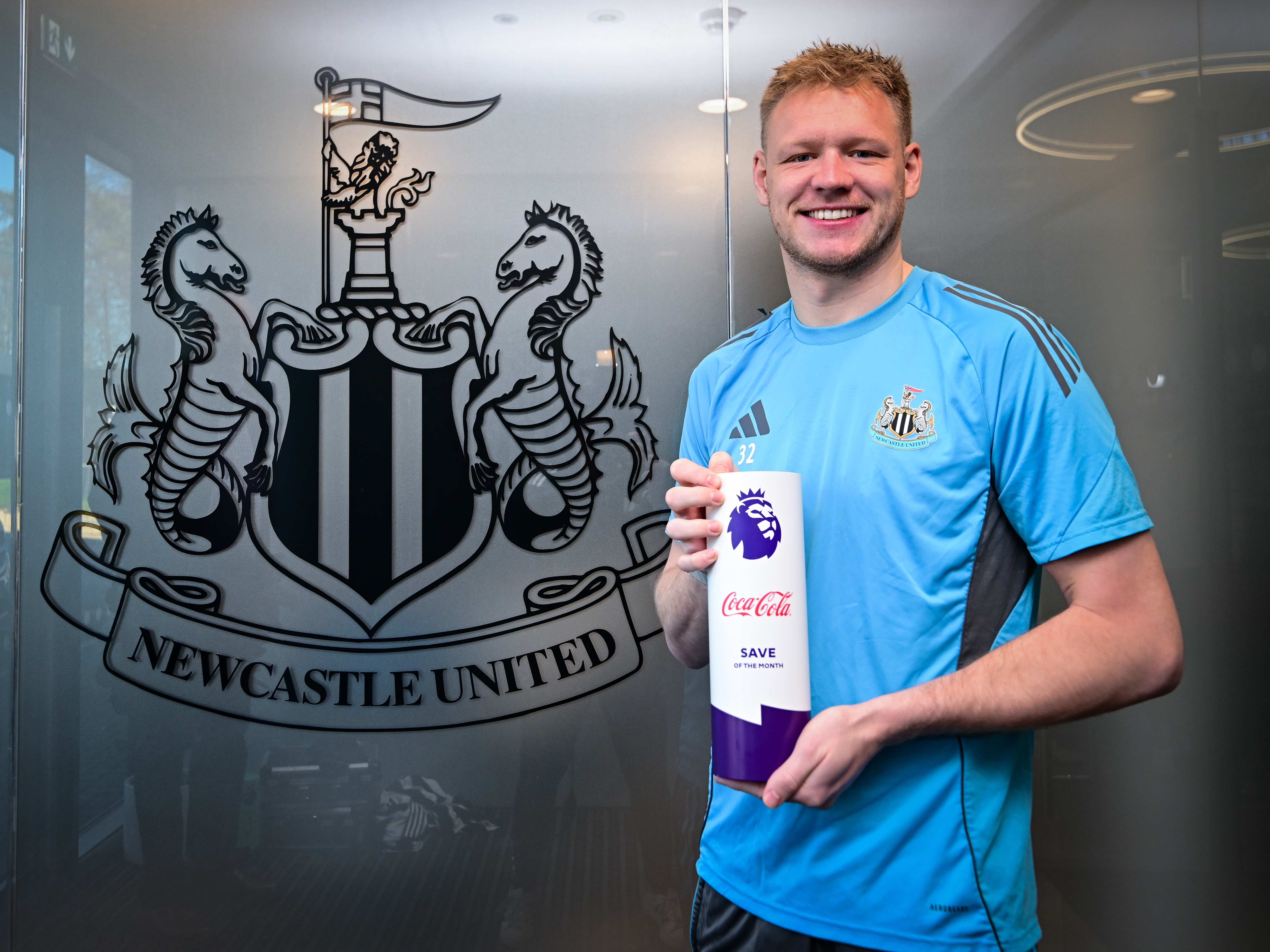 Aaron Ramsdale (PL Save of the Month winner)