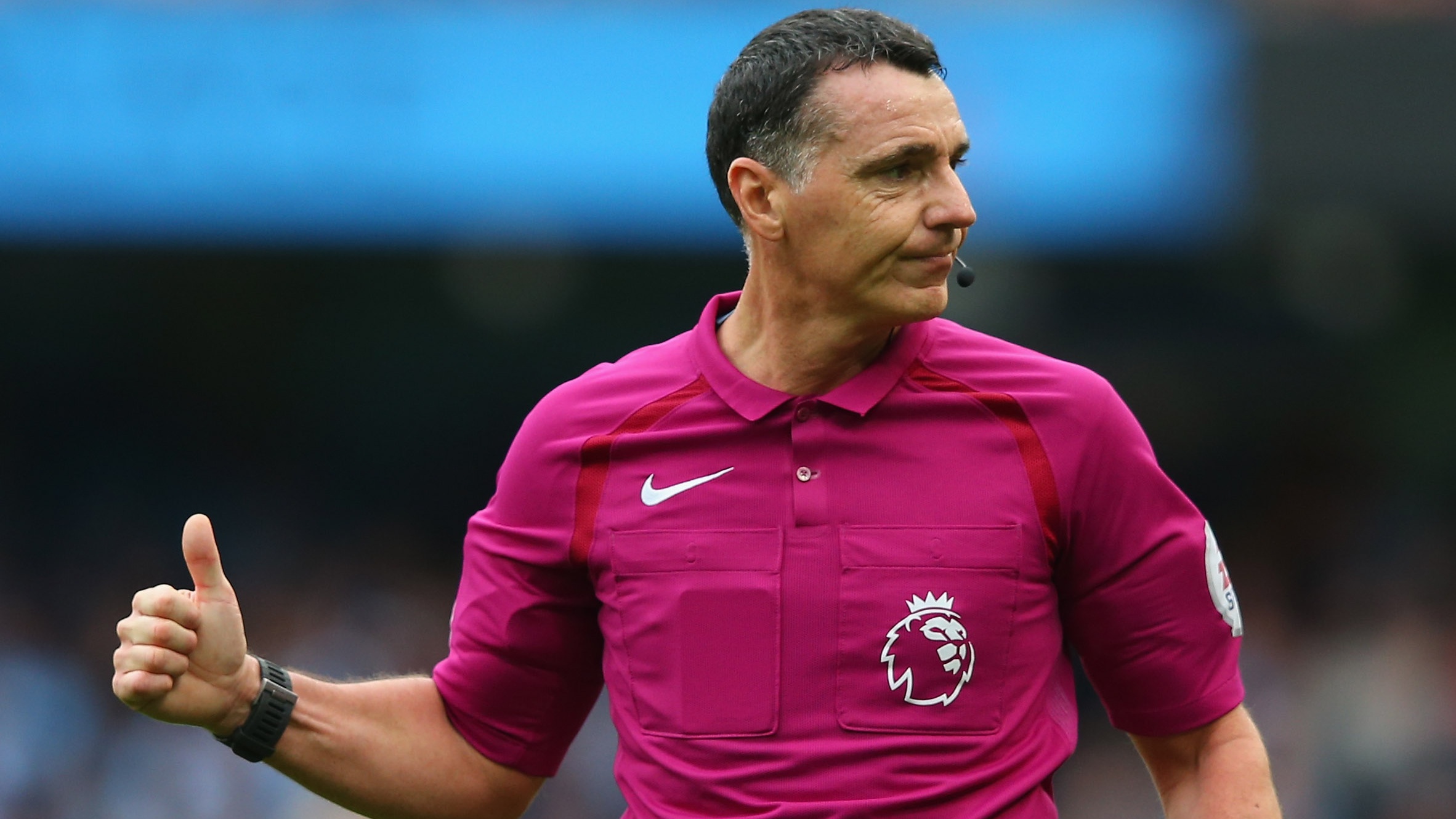 neil-swarbrick-referee-thumbs-up