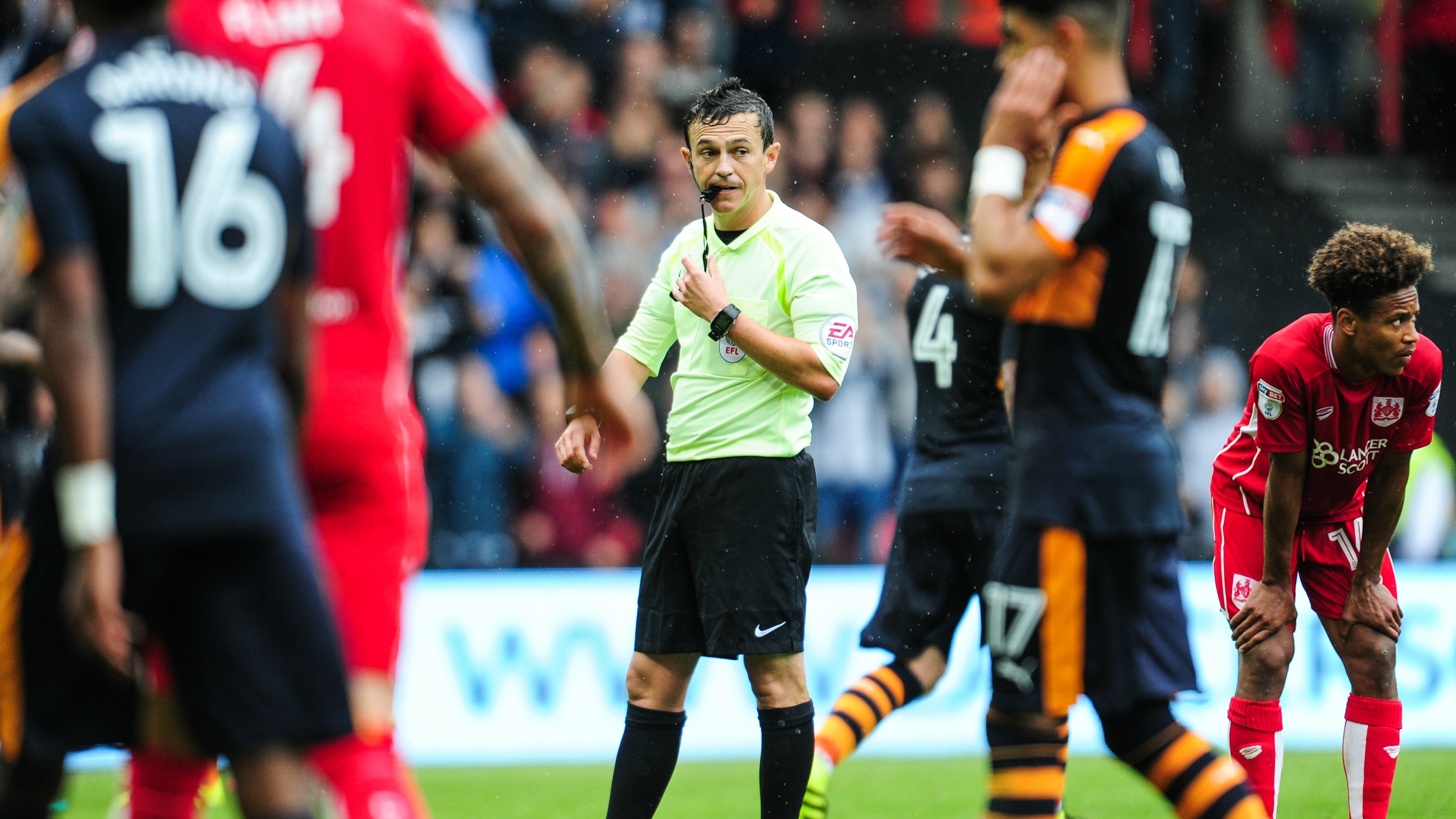 20161103-referee-tony-harrington