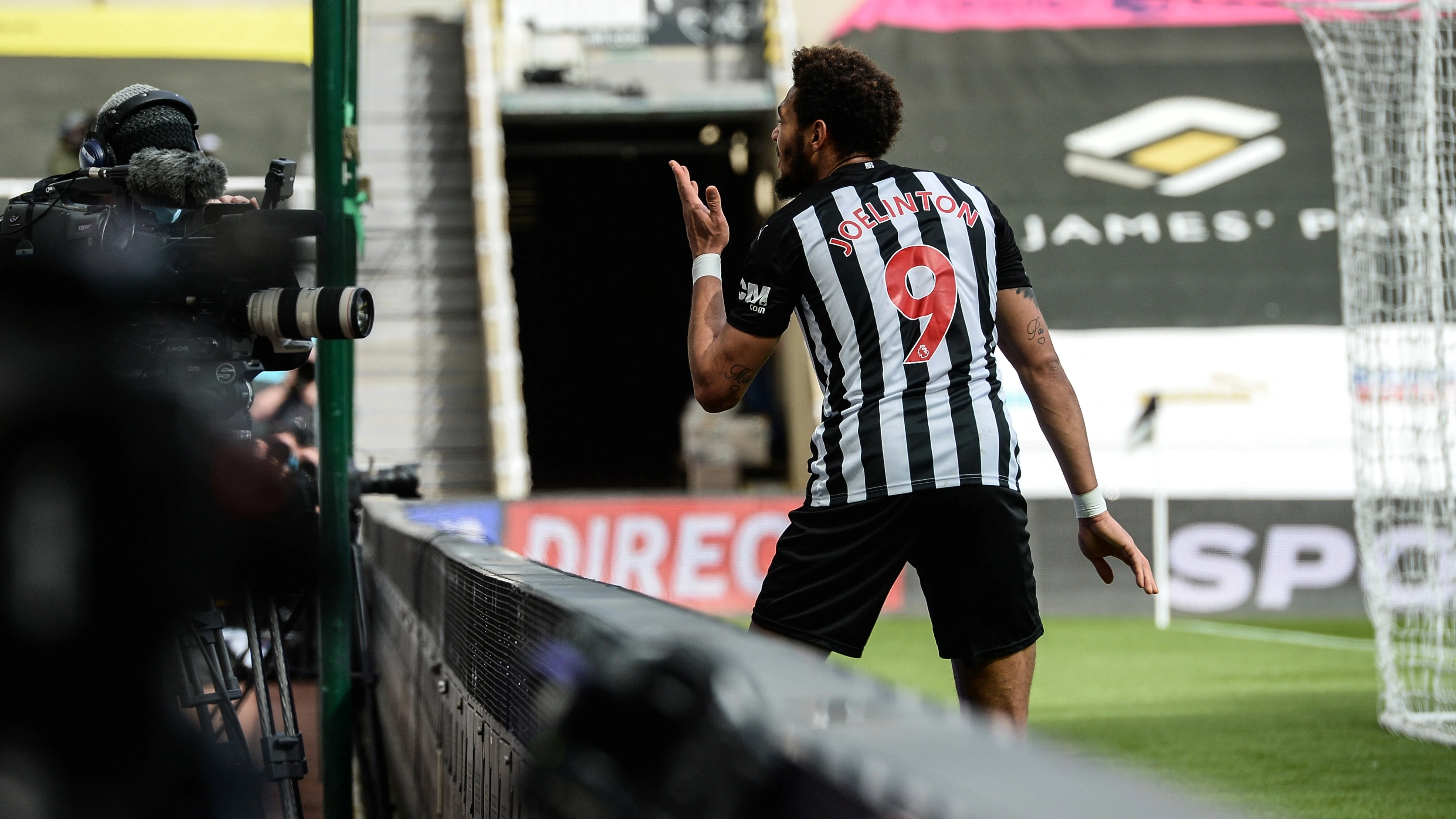 joelinton-celebrates-camera