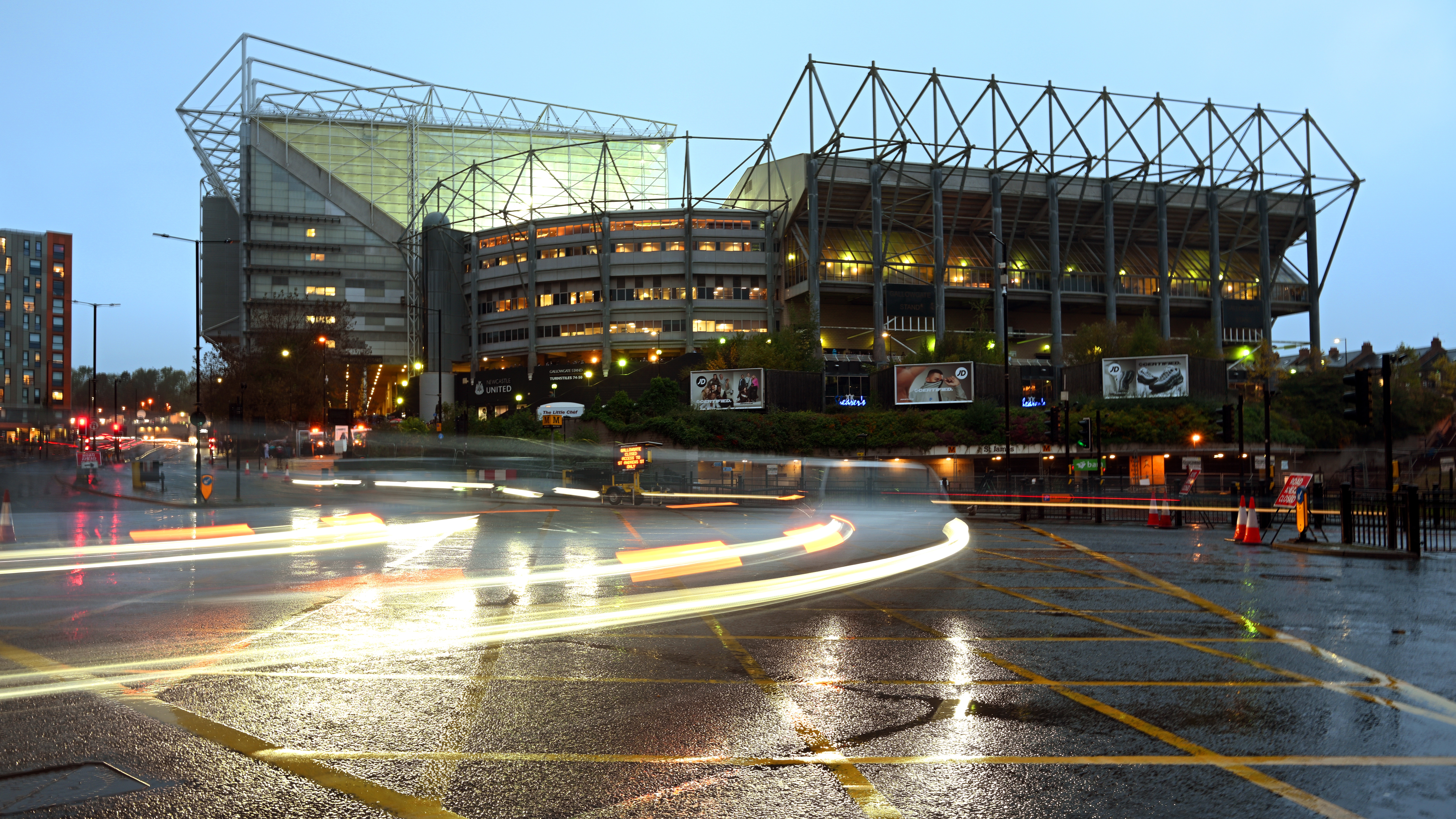 blur-road-st-james-park