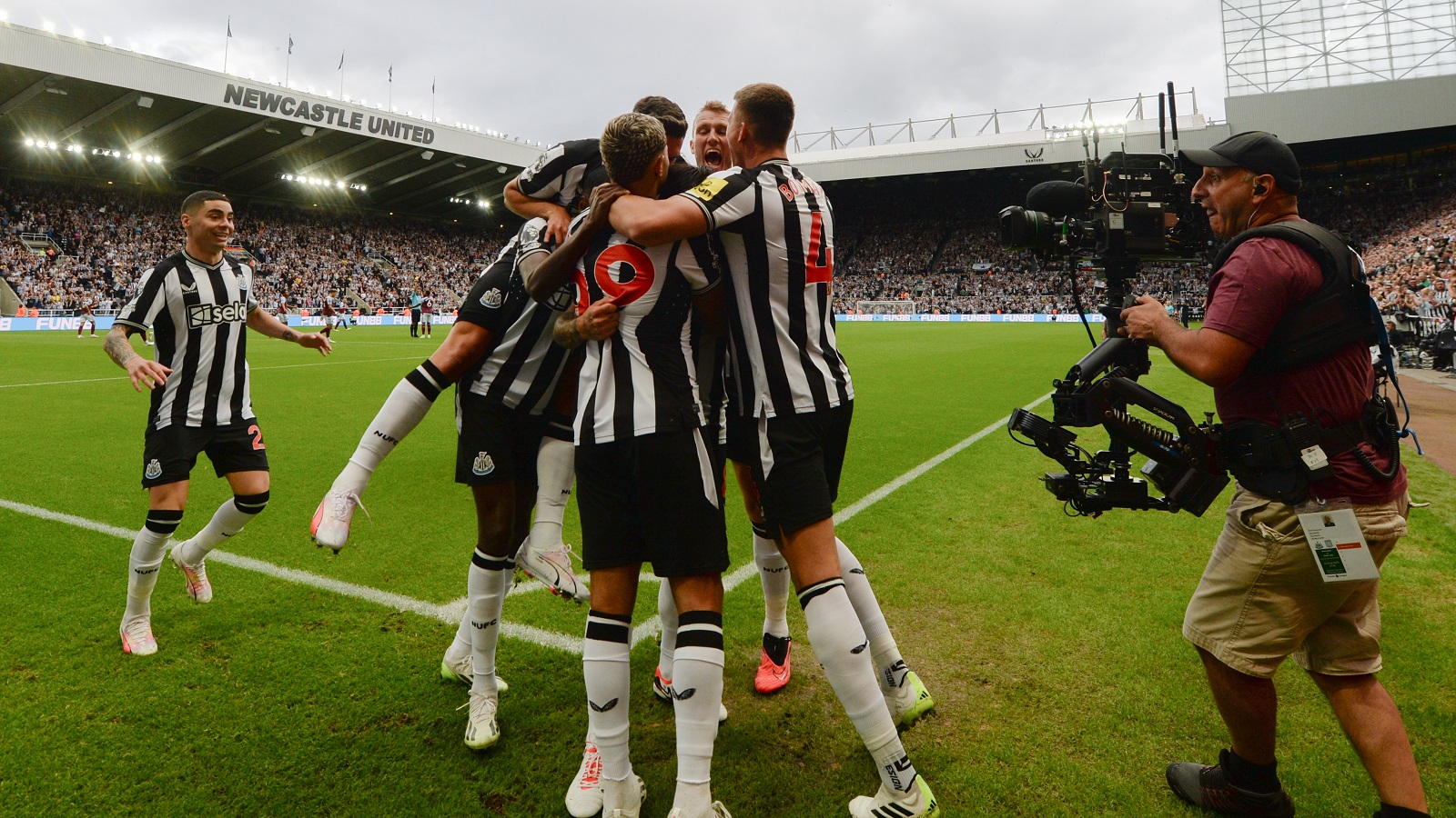 st-james-park-celebration-tv-camera