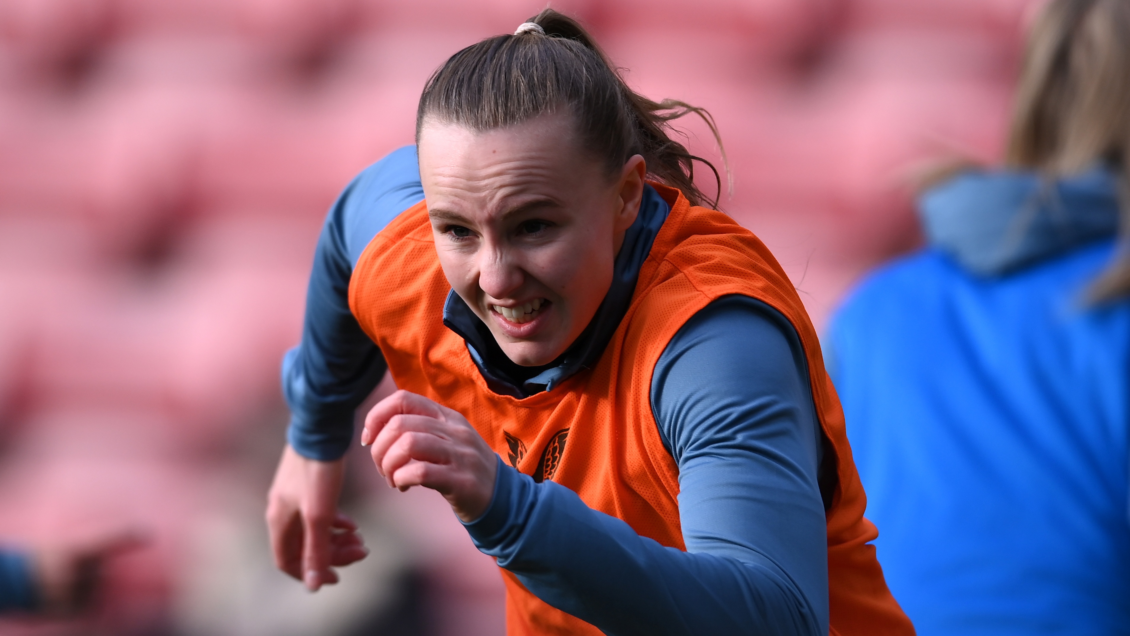 hannah-greenwood-warm-up