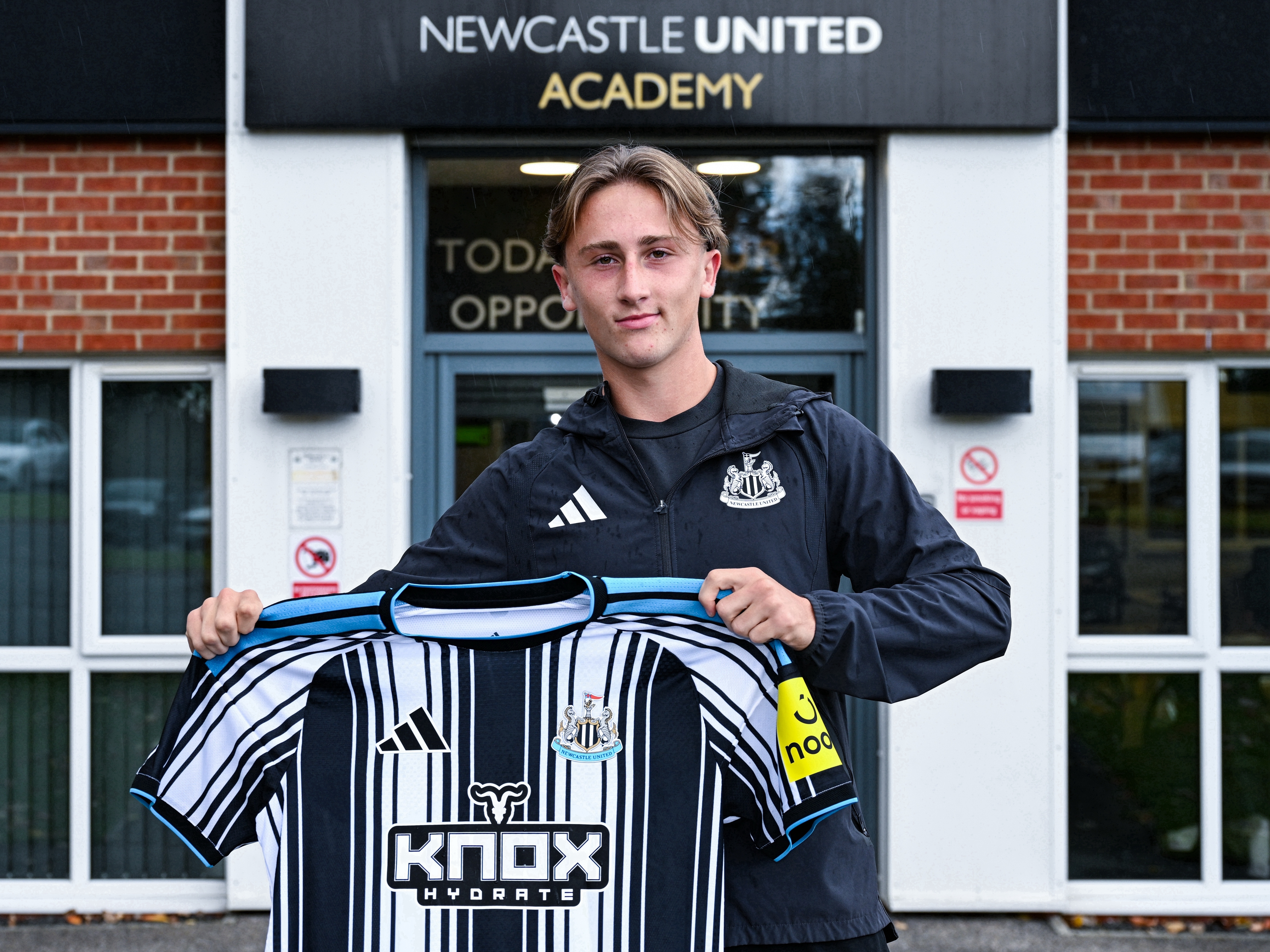 Alfie Seldon pro contract image