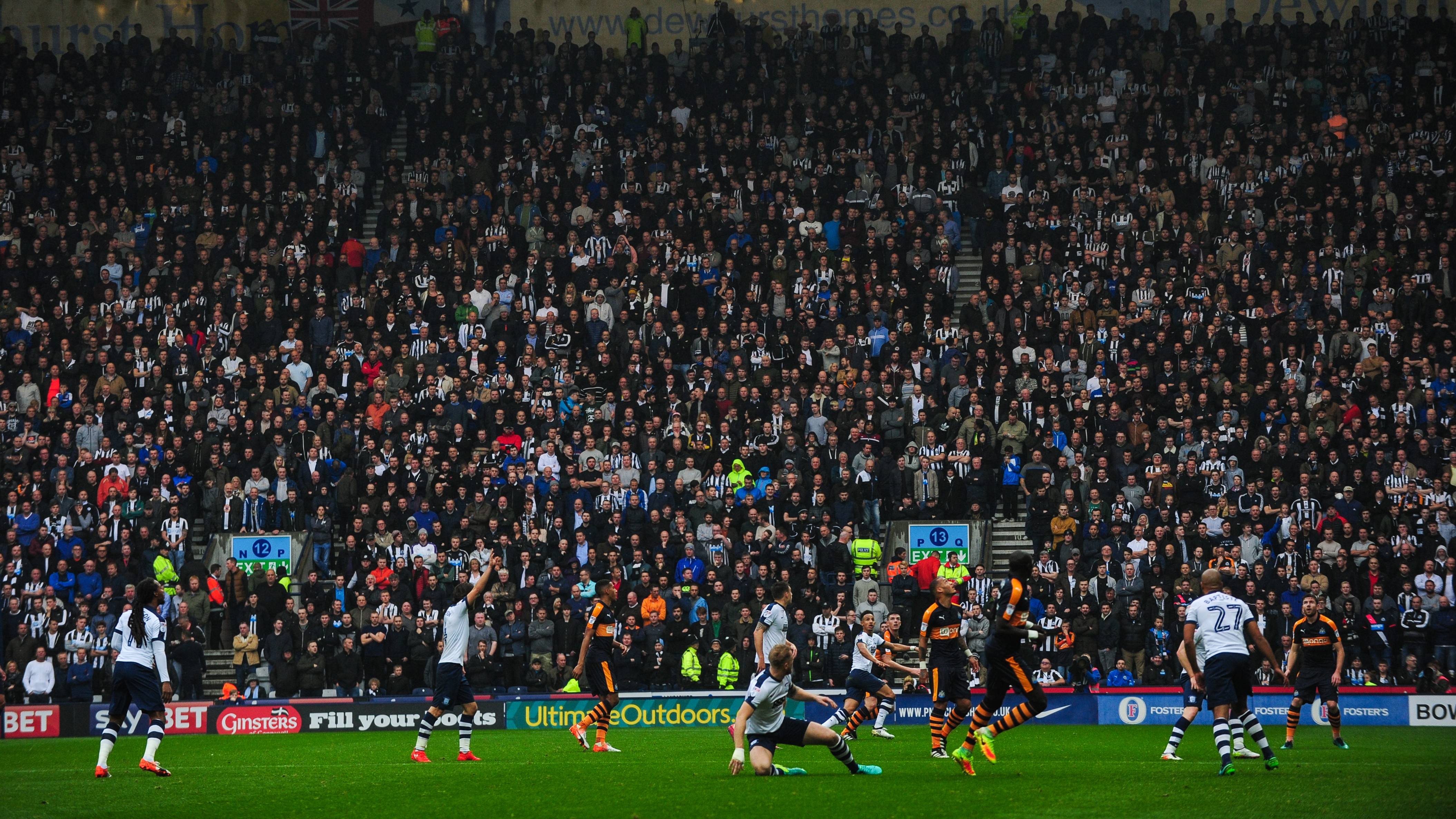 fans-at-preston