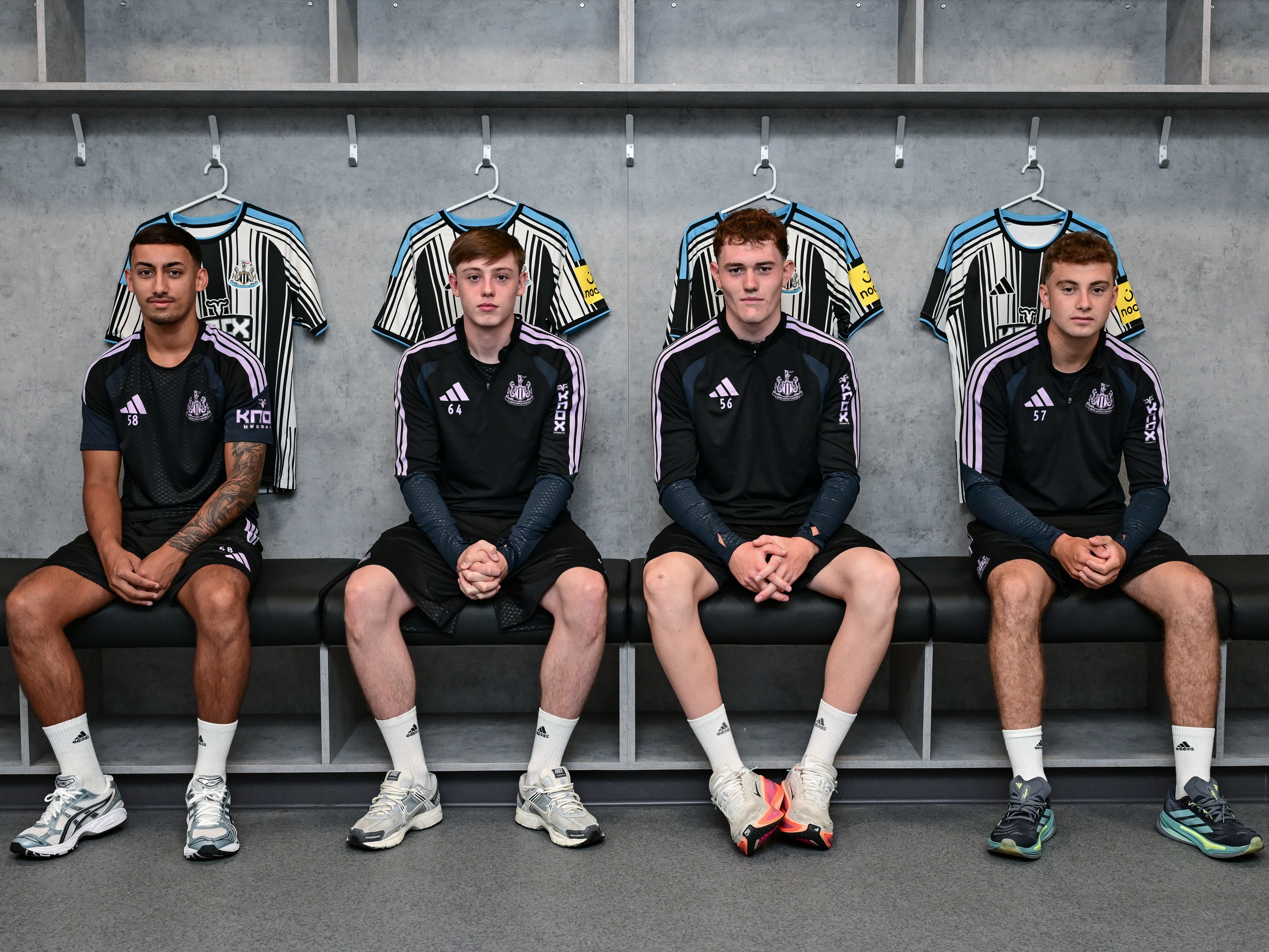 Academy quartet sign pro contracts image