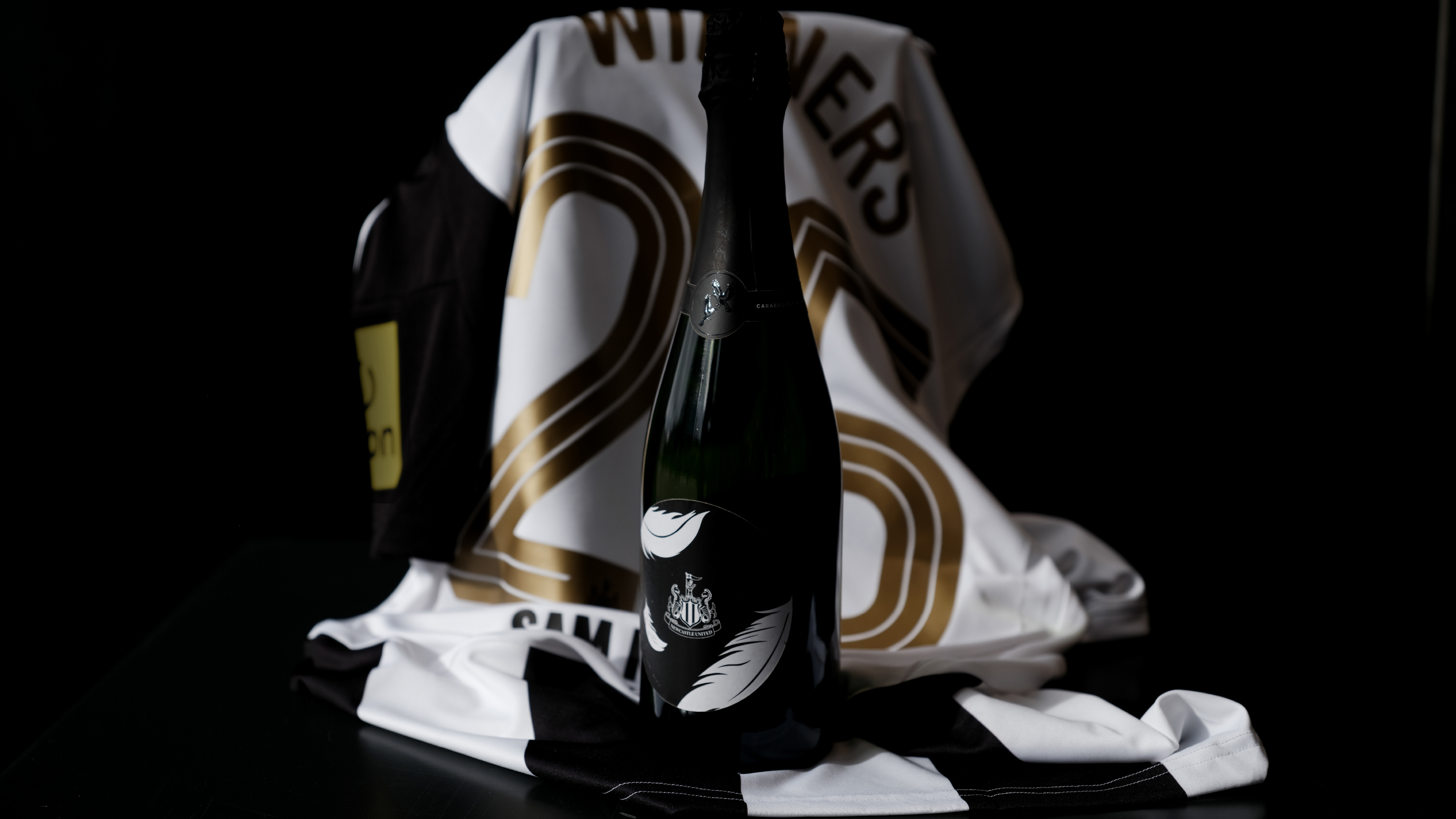 Carabao Cup 24/25 Winners' Champagne image