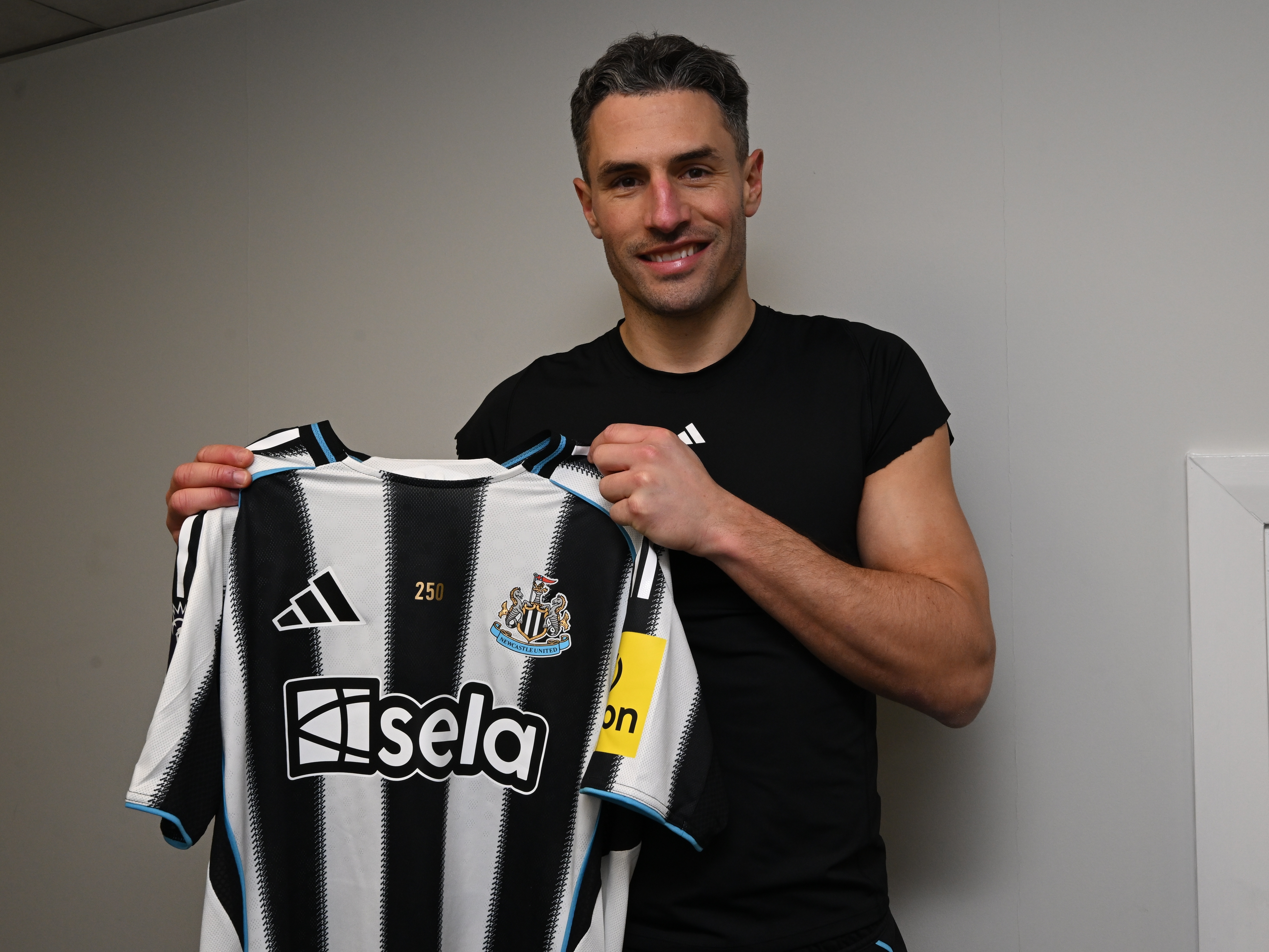 Fabian Schär 250 appearances image