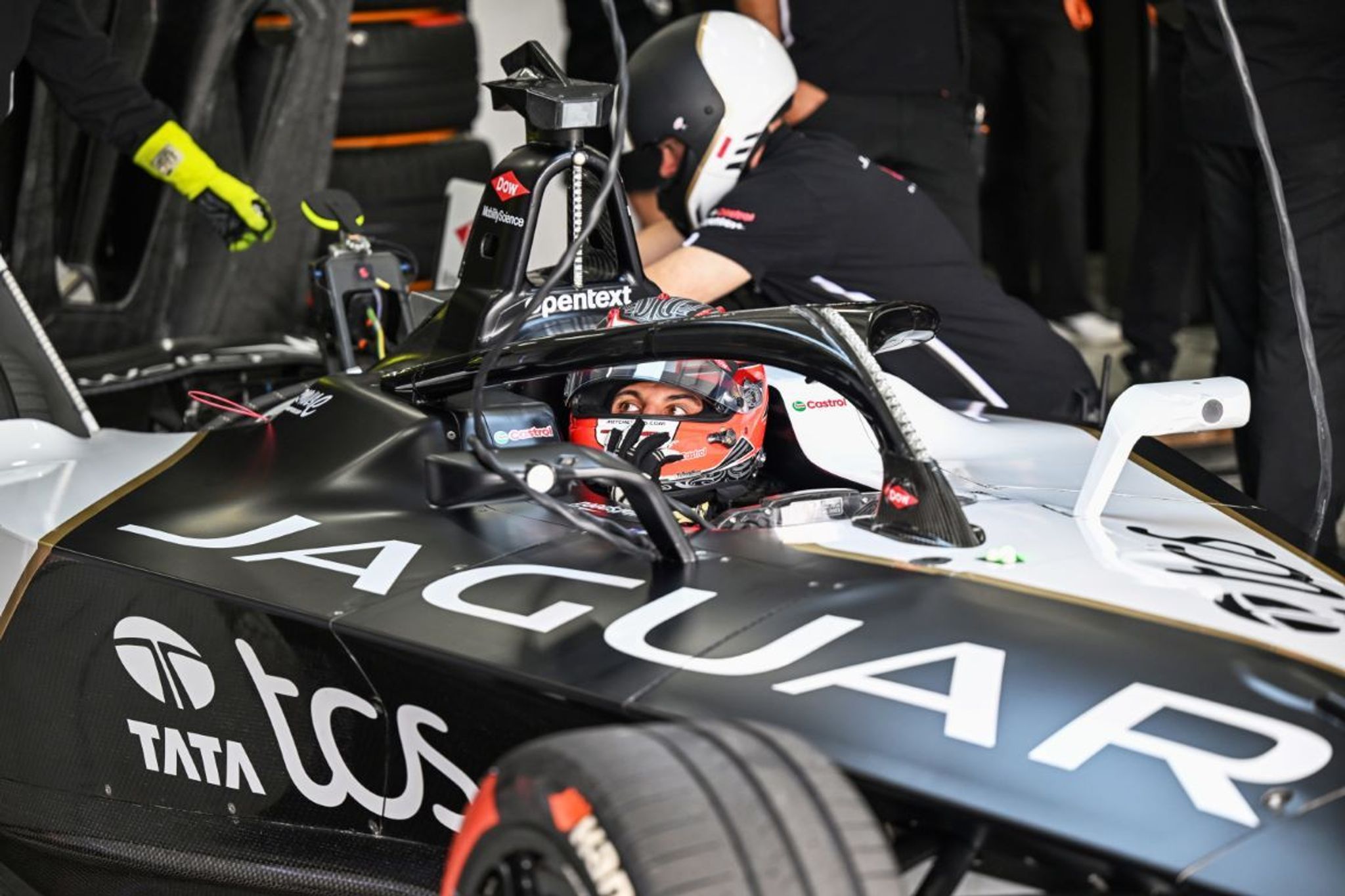 Evans makes it two from two in Valencia test