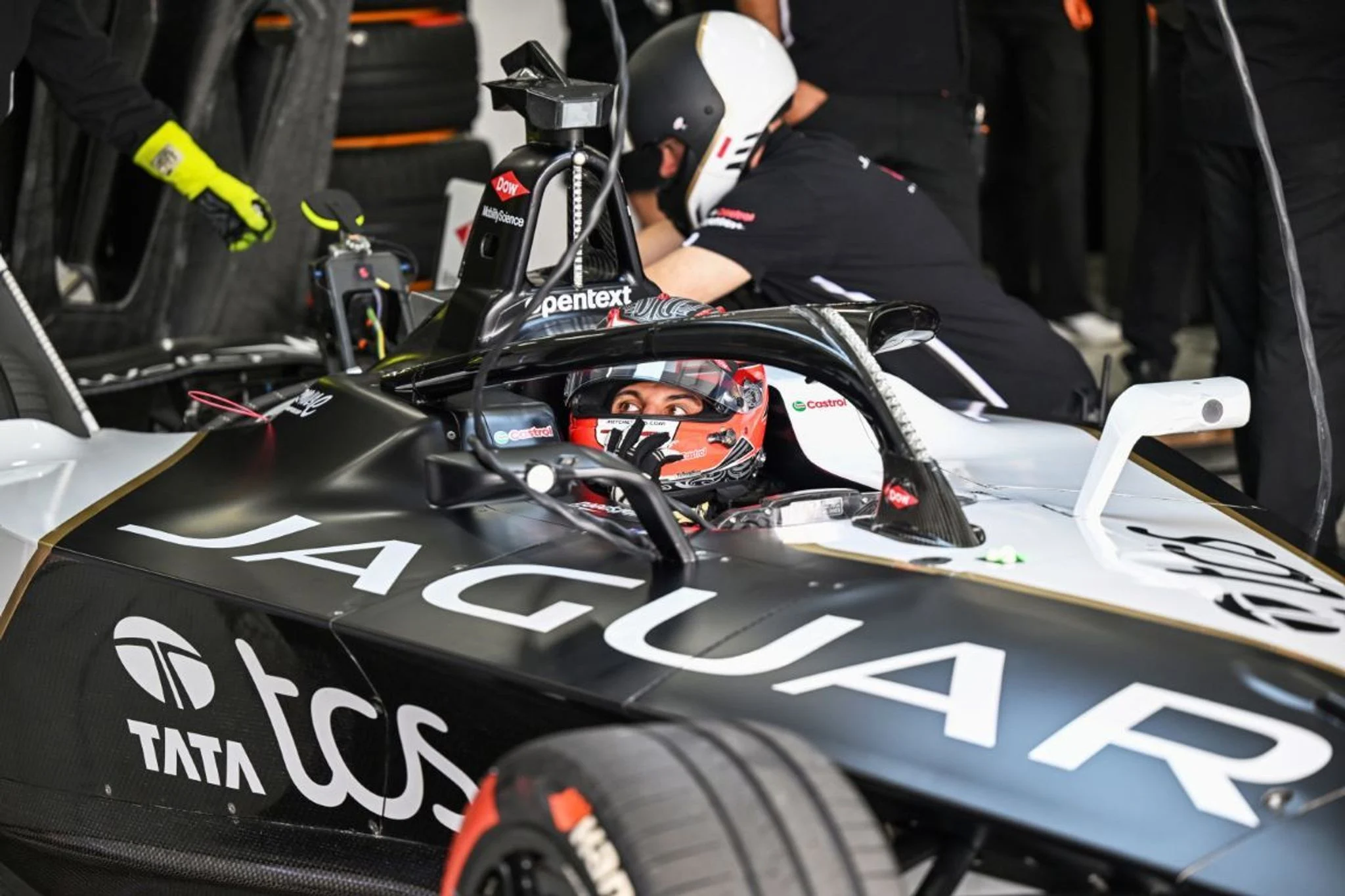 Evans makes it two from two in Valencia test