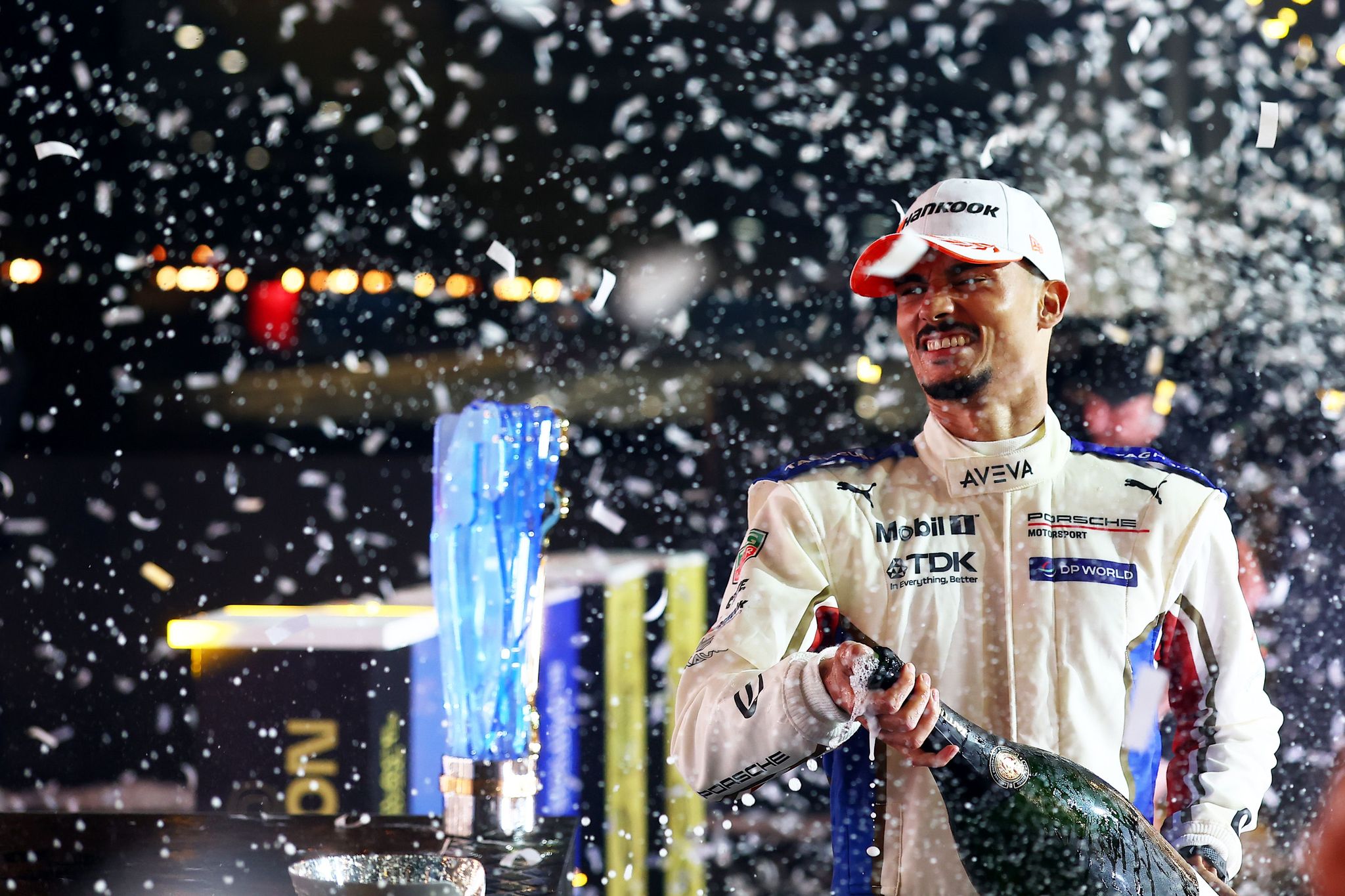 REPORT: Wehrlein navigates dramatic finale to seal Drivers' title as Barnard wins in London