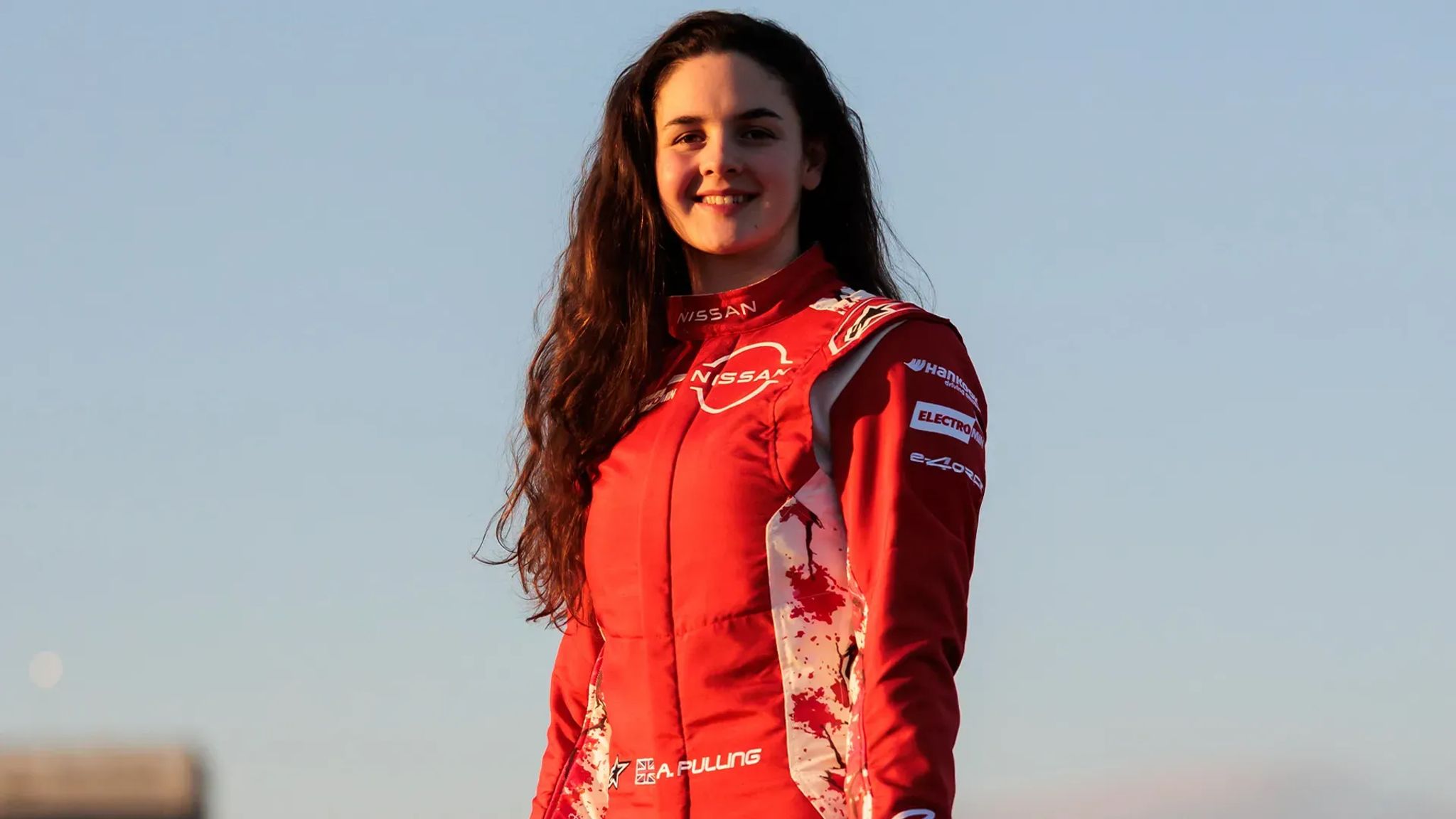 Abbi Pulling signs multi-year deal with Nissan Formula E Team