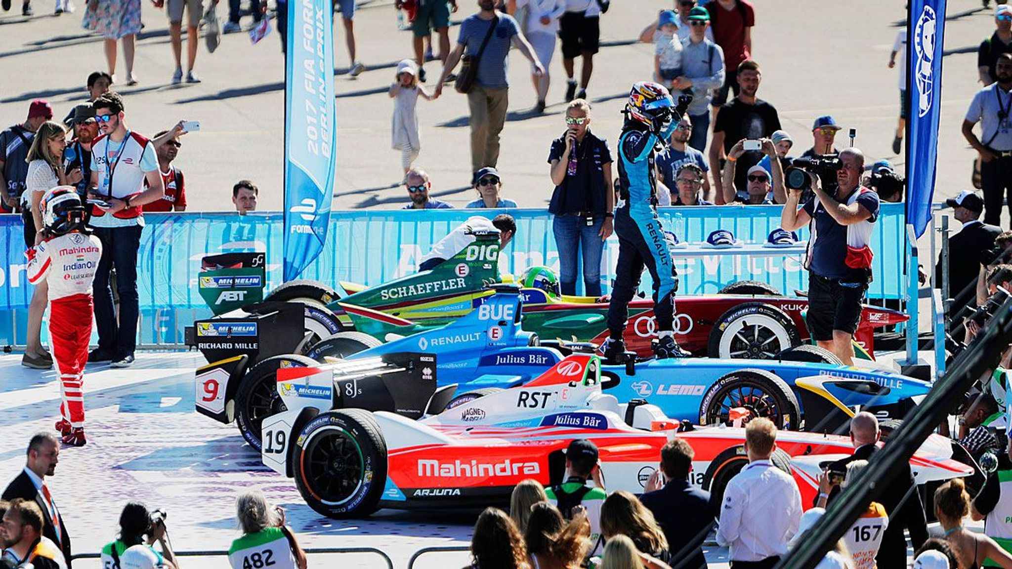Buemi gifted win by Mahindra pitstop confusion