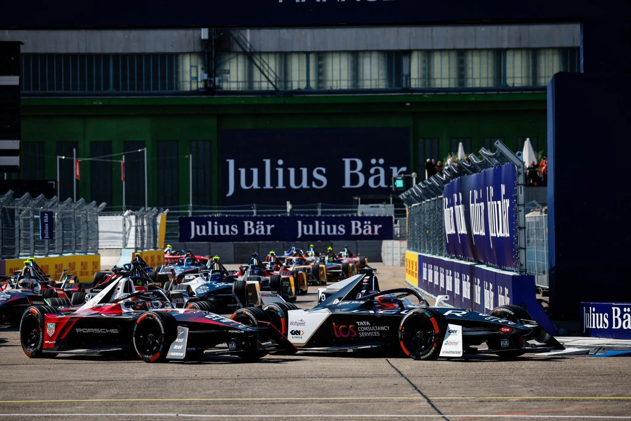 FACTS AND STATS: Record overtakes and race leaders in Berlin