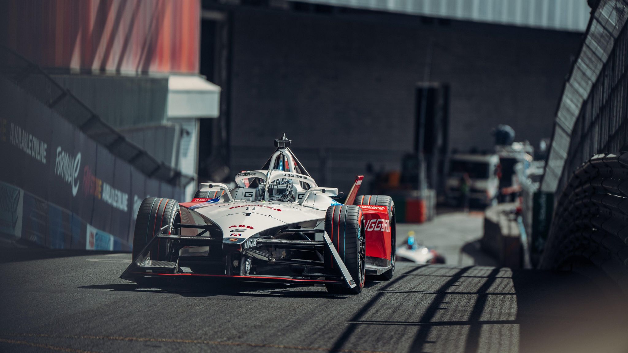 Mueller signs on as Porsche Motorsport factory driver