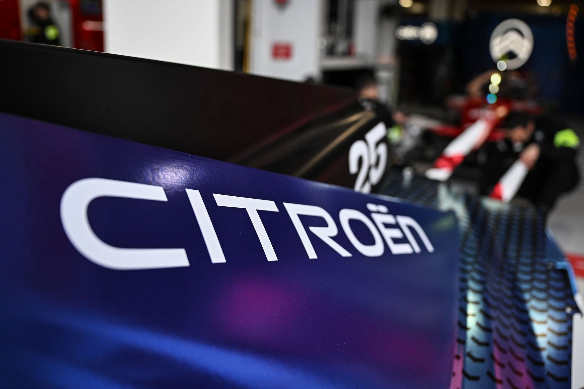 Which major manufacturers have been part of Formula E?