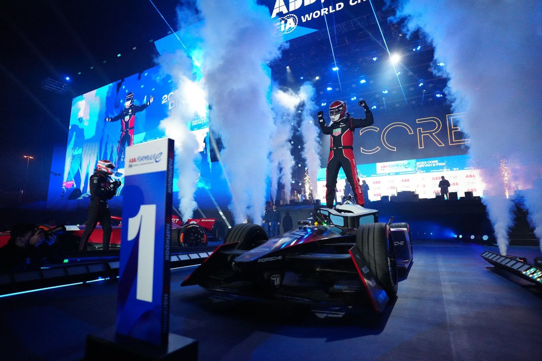 Porsche's Wehrlein flies to Round 2 win under the lights in Diriyah