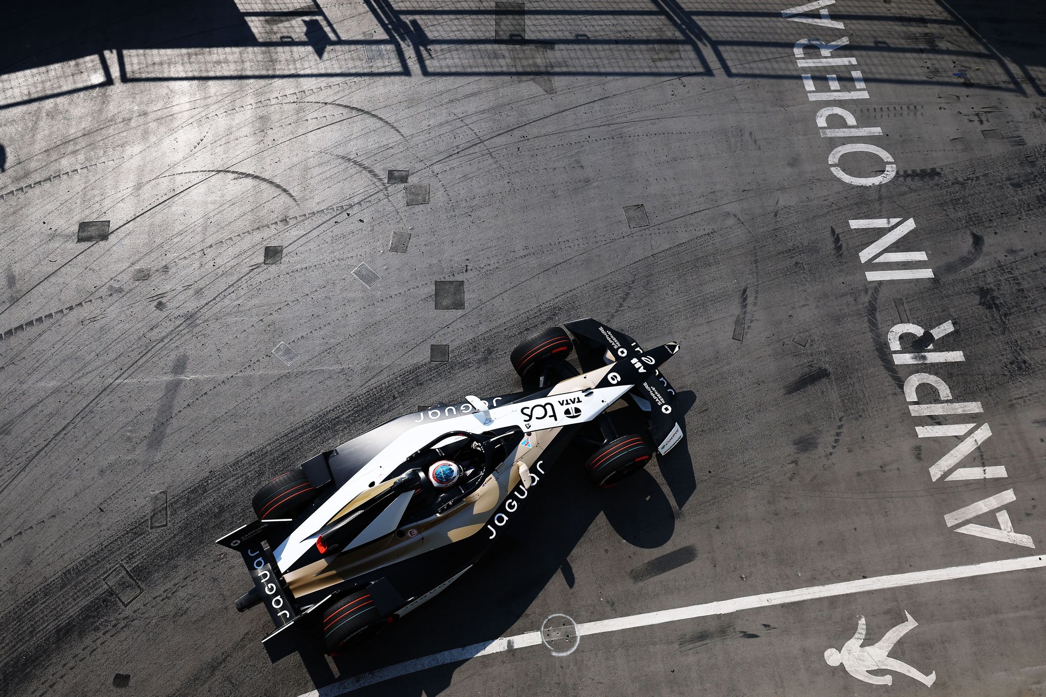 FP1 REPORT: Evans and Jaguar quickest in London practice