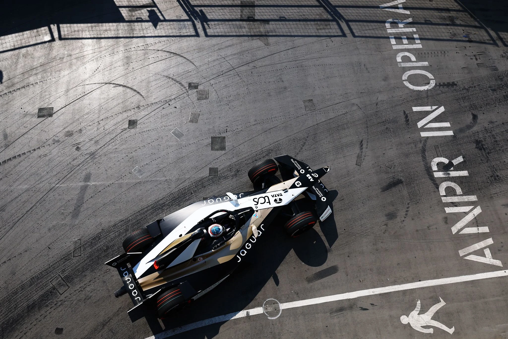 FP1 REPORT: Evans and Jaguar quickest in London practice
