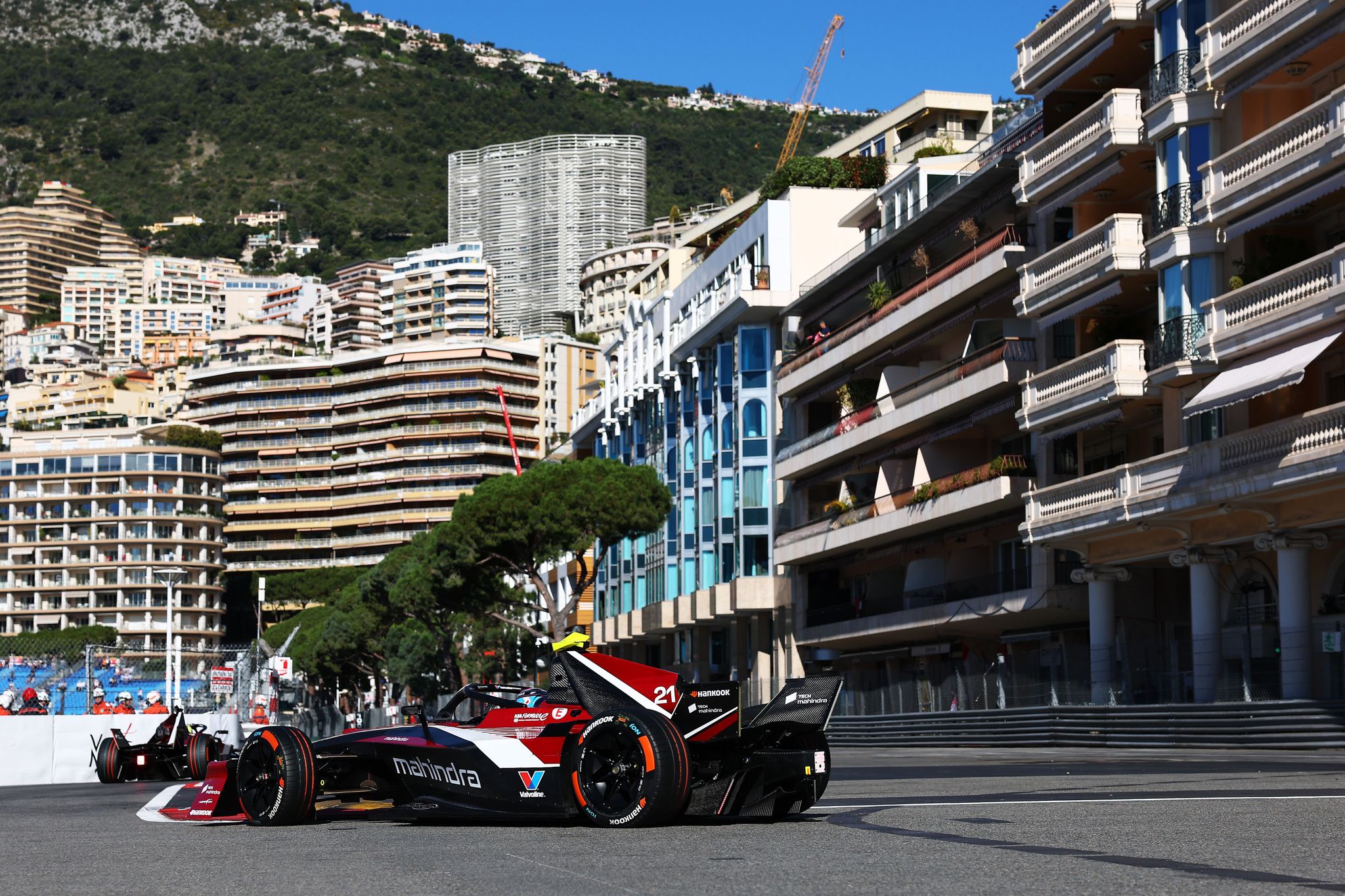 FP2 REPORT: de Vries heads up Mahindra 1-2 in Monaco