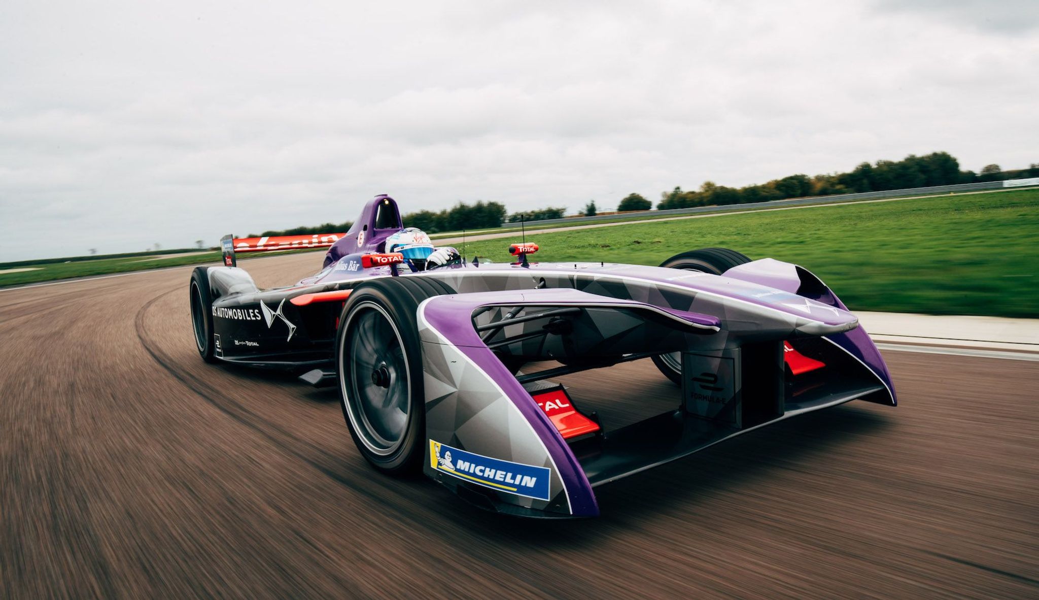 DS Virgin Racing unveils Season Four challenger