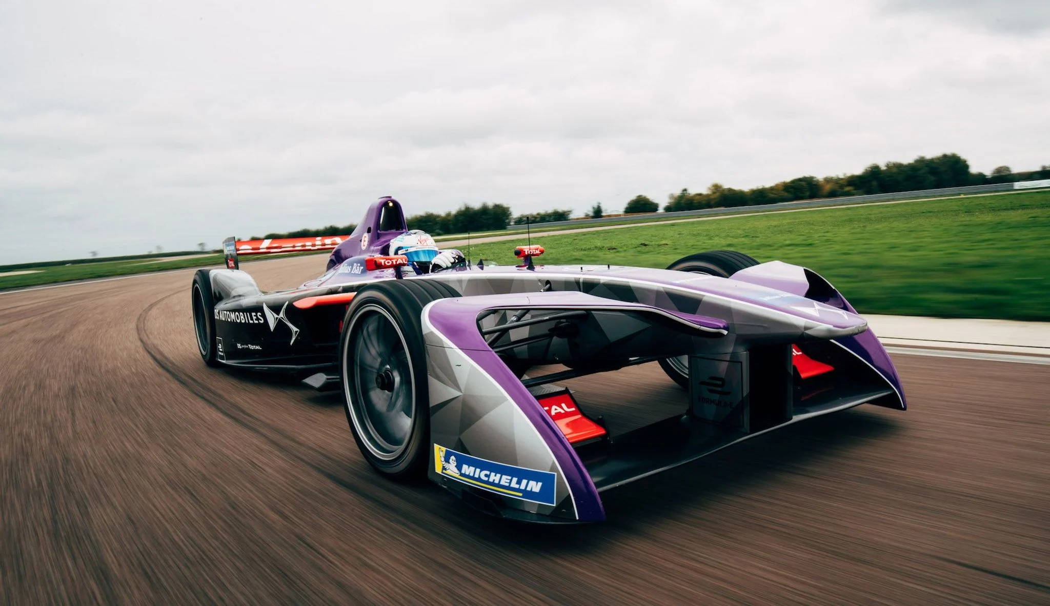 DS Virgin Racing unveils Season Four challenger