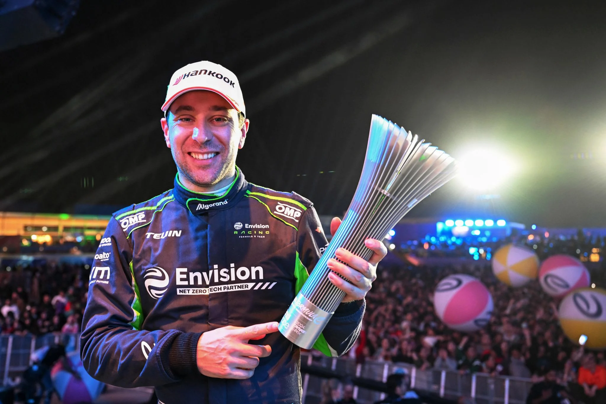 Robin's podium return: Frijns debriefs his P2 in Diriyah