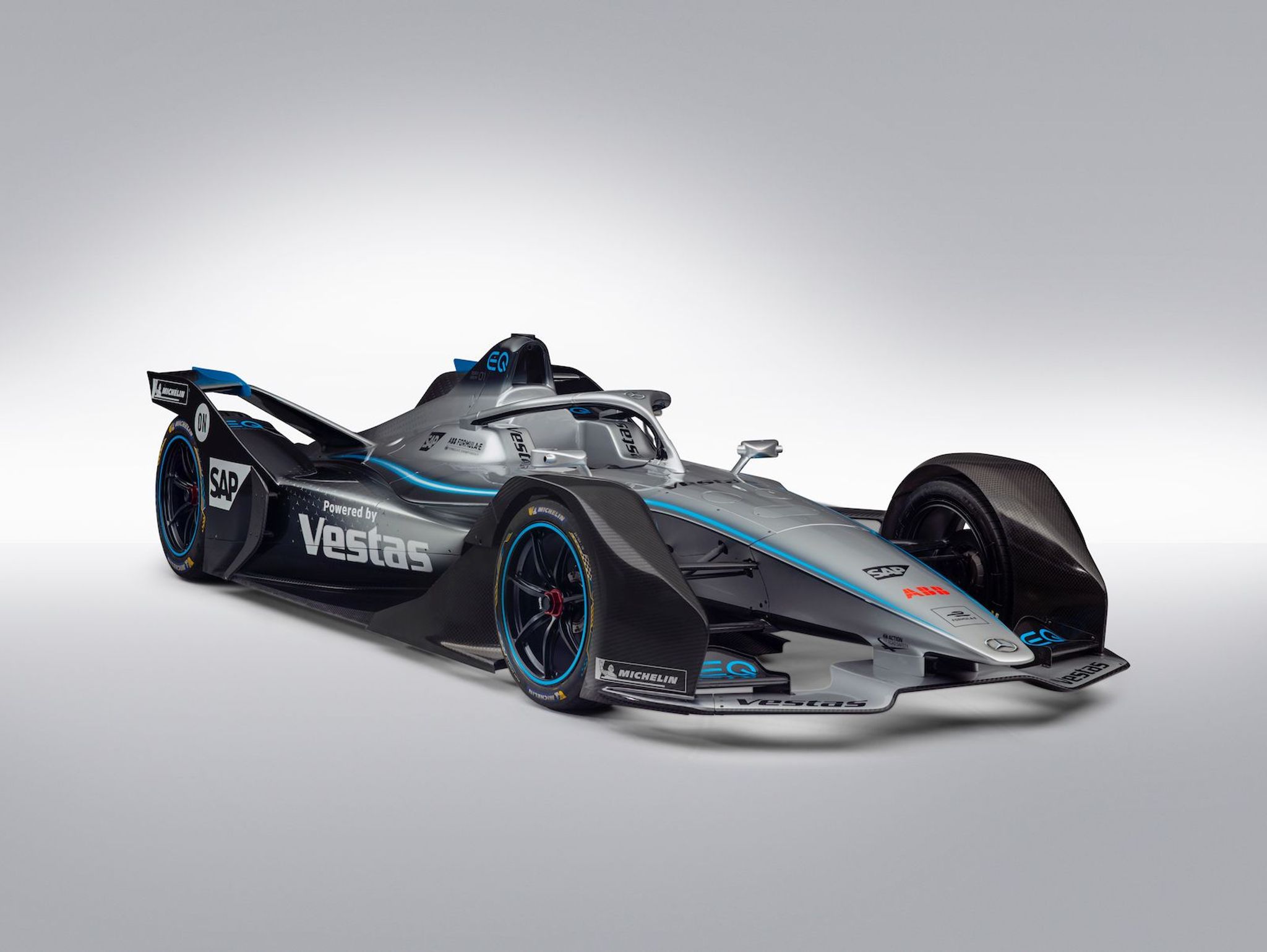Mercedes-Benz EQ reveal the Silver Arrow 01, Vandoorne & de Vries complete line up