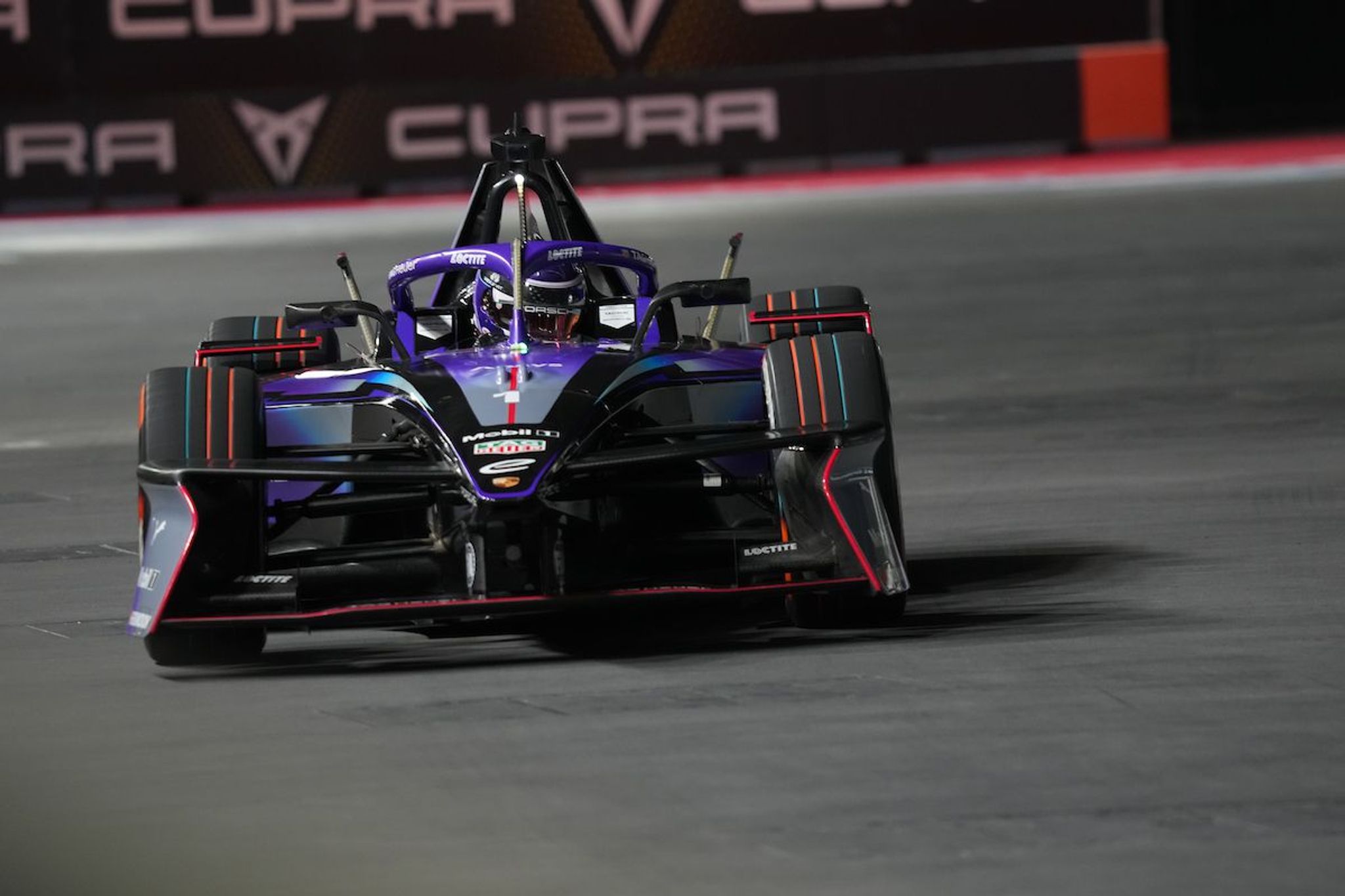 REPORT: Porsche's Wehrlein top over first Free Practice in London finale