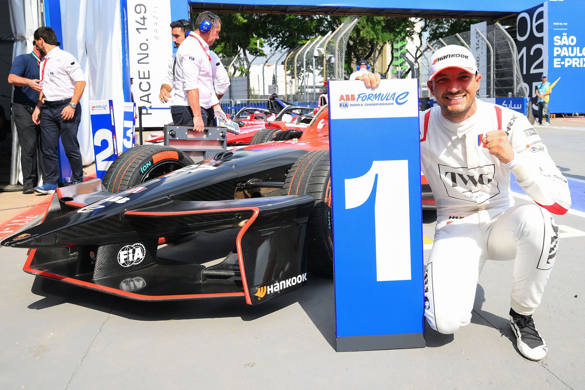 REPORT: Dennis wins storming Season 12 opener in São Paulo