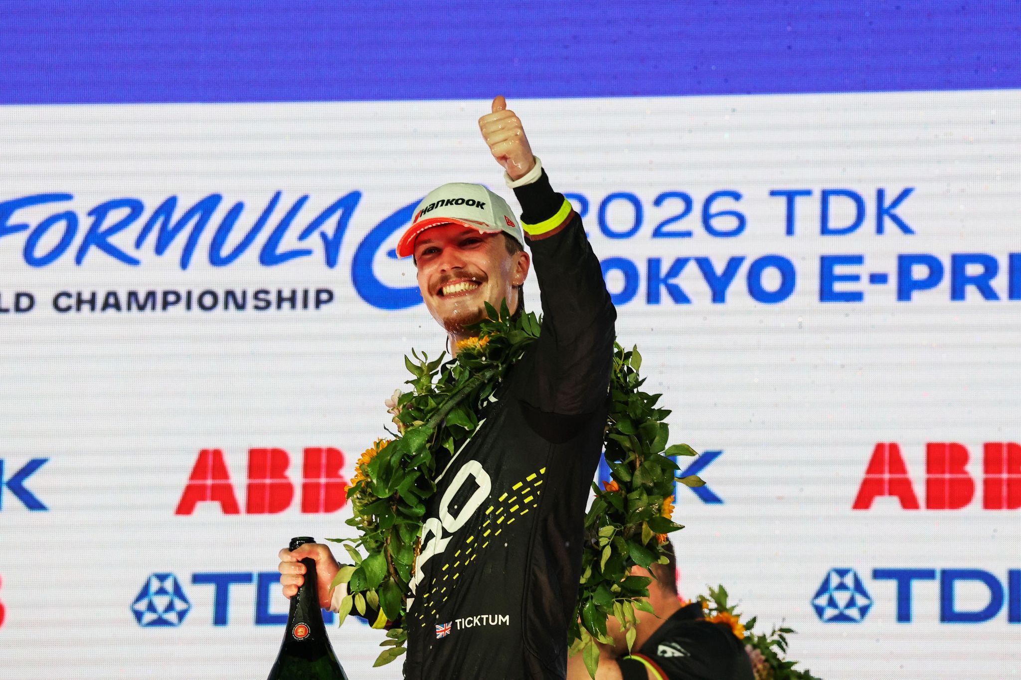 Ticktum jumps Dennis in last-lap move for TDK Tokyo E-Prix Round 14 win