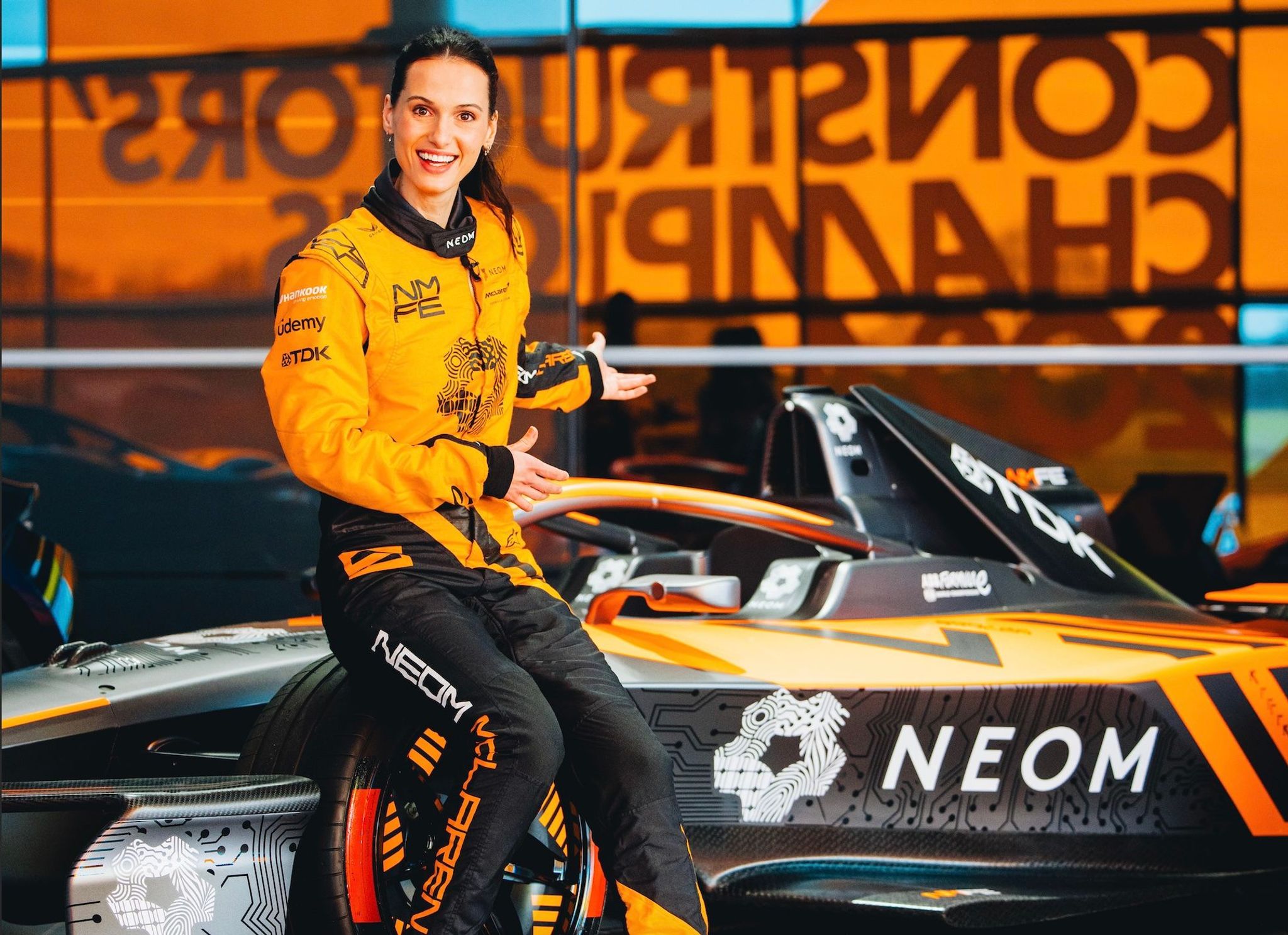 Cleo Abram joins Sam Bird at NEOM McLaren for Evo Sessions
