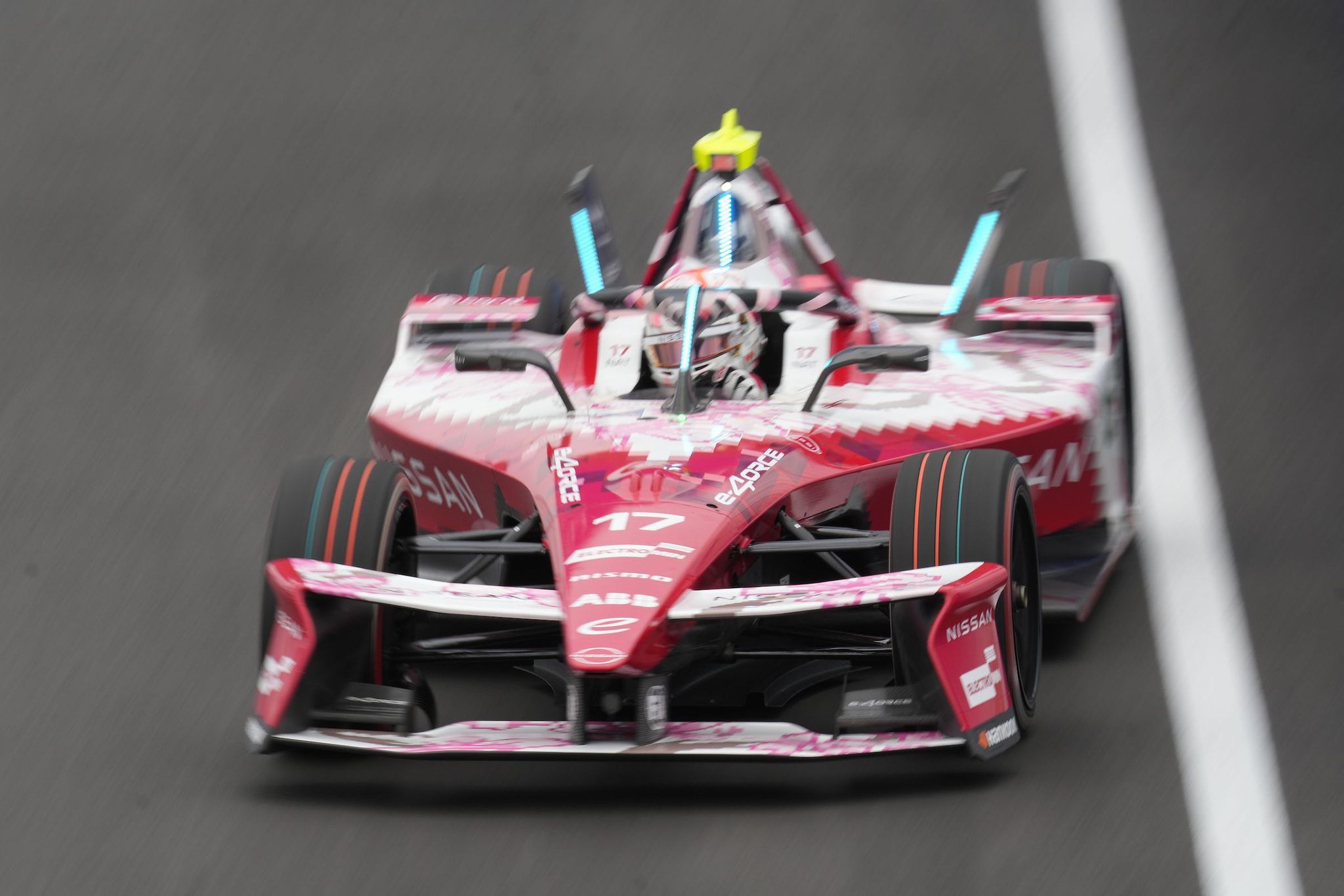 FP1 REPORT: Nato's Nissan shows promise while Barnard crashes in first Tokyo practice