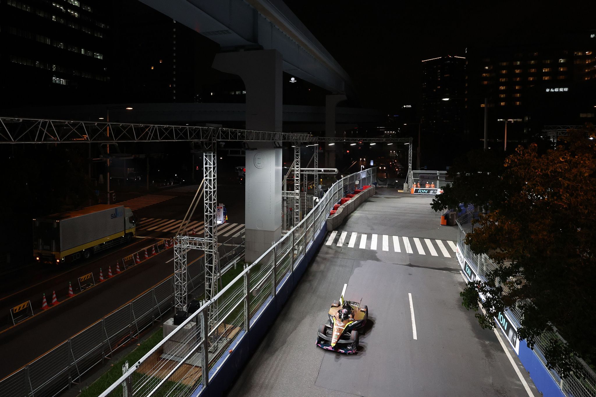 WATCH: Dan Ticktum takes the victory at the 2026 TDK Tokyo E-Prix!