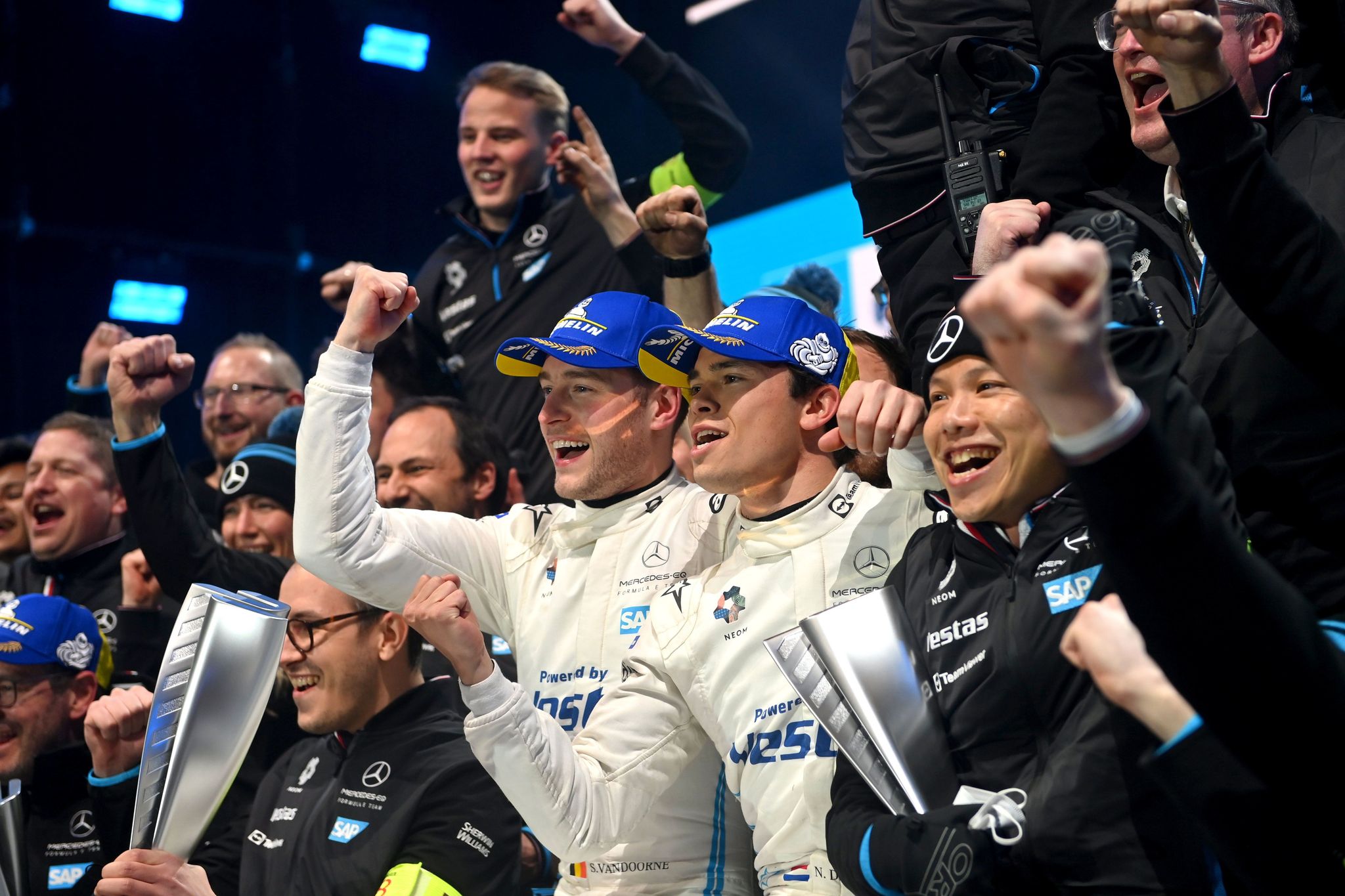 Season 8 history - de vries wins in diriyah season 8