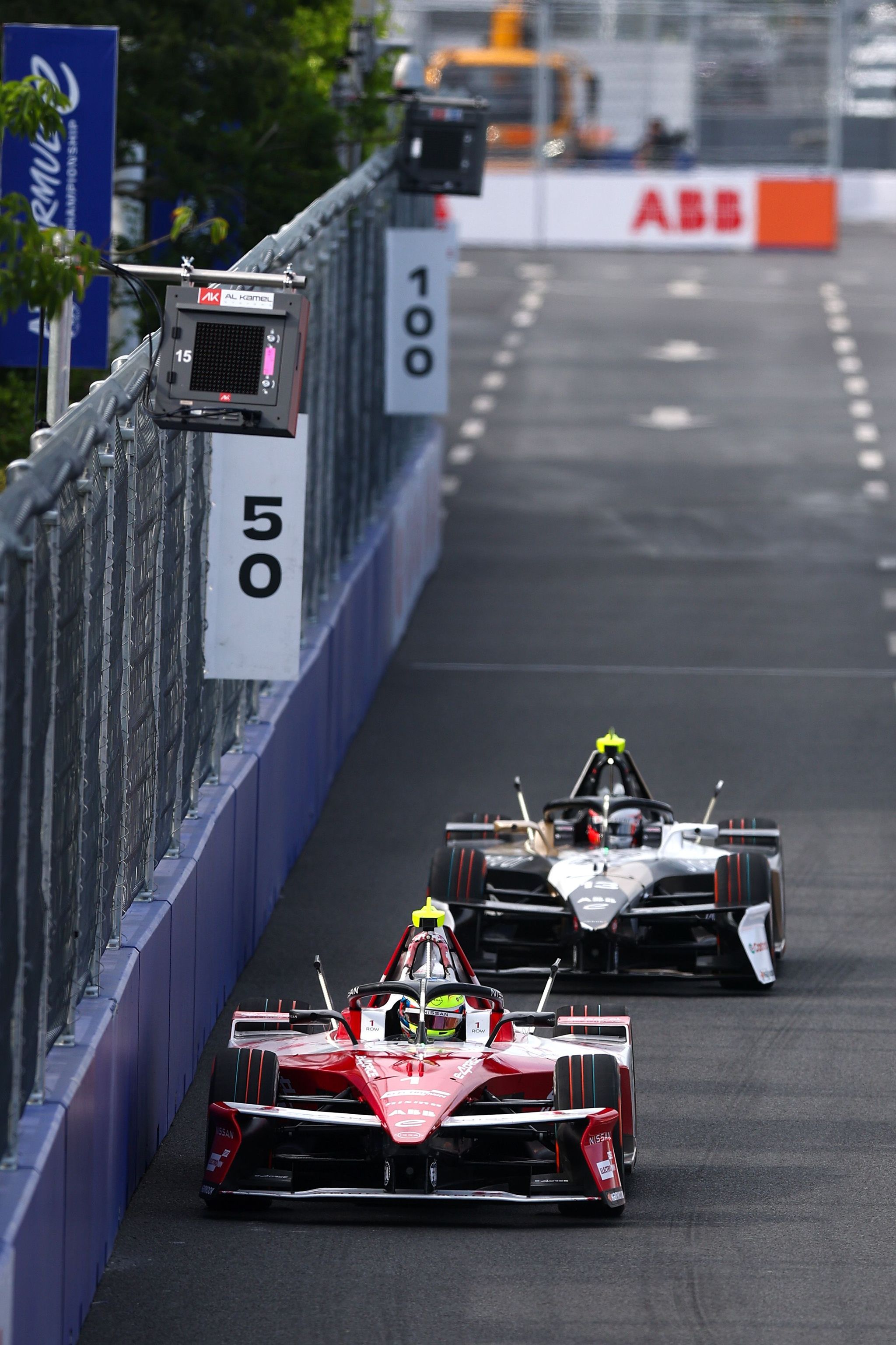 WATCH: Rowland and da Costa have a close call in FP2!