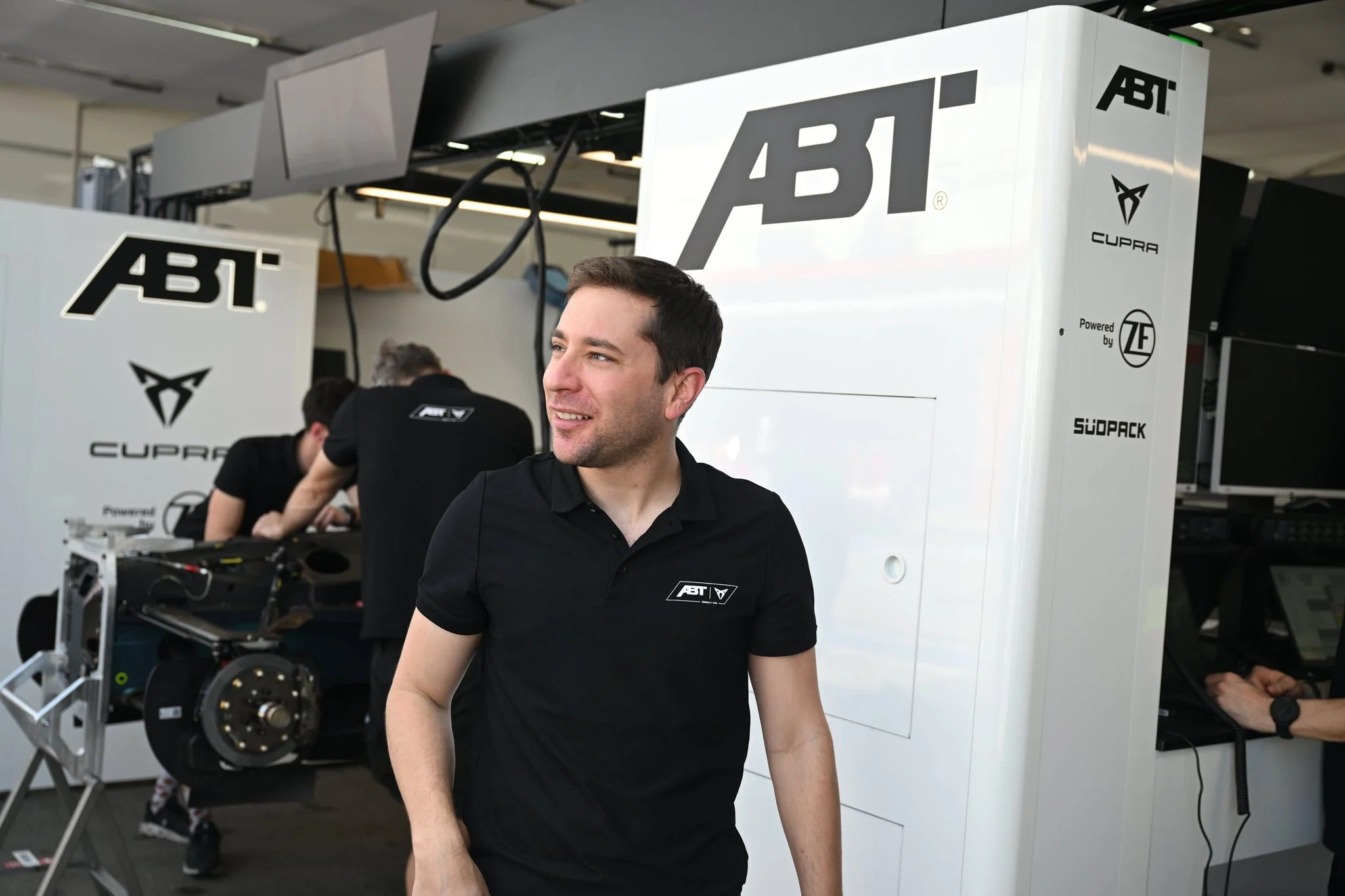 ROBIN RETURNS! Detailing Frijns comeback from injury