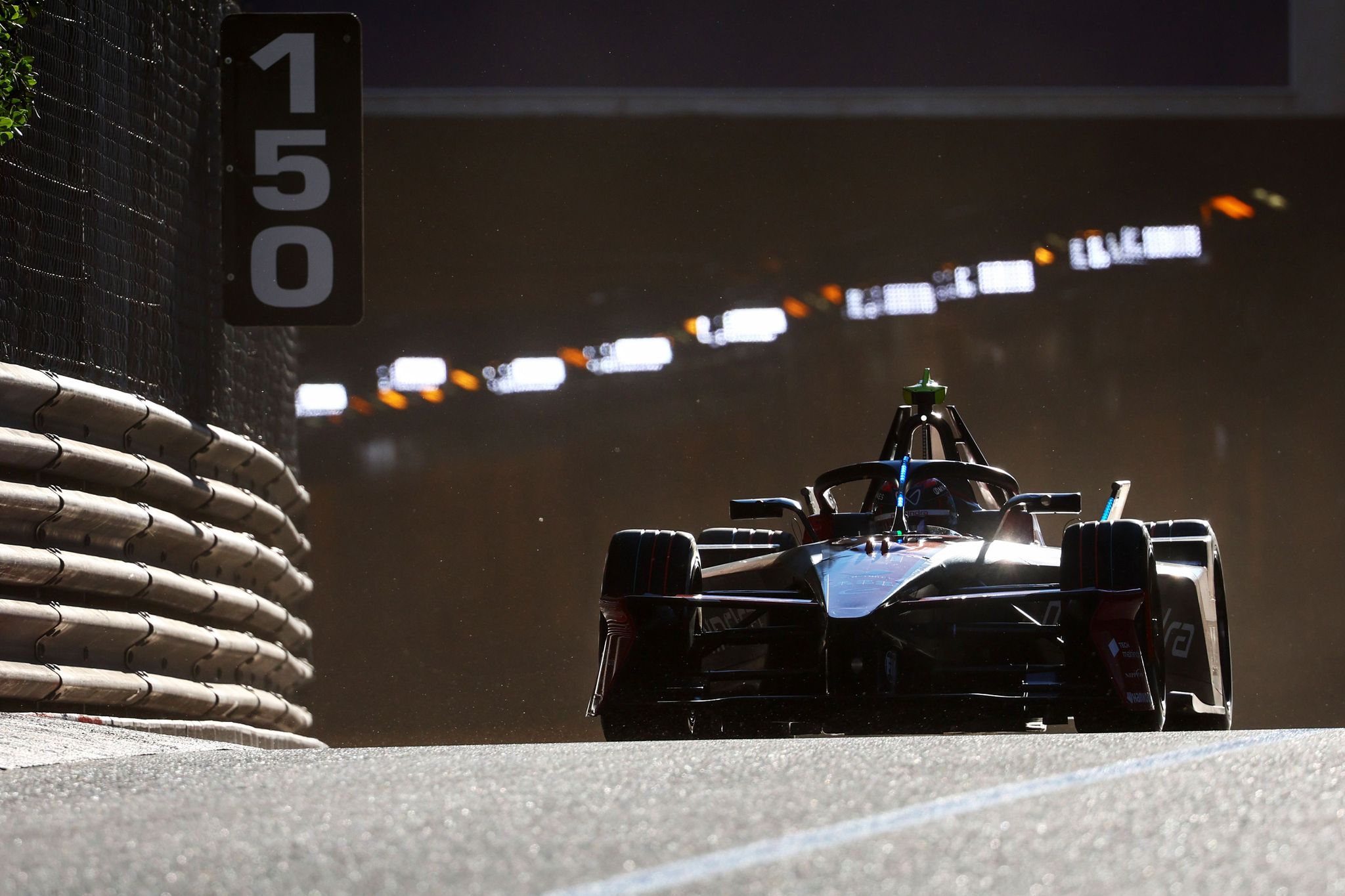 FP1 REPORT: de Vries quickest in first Monaco practice