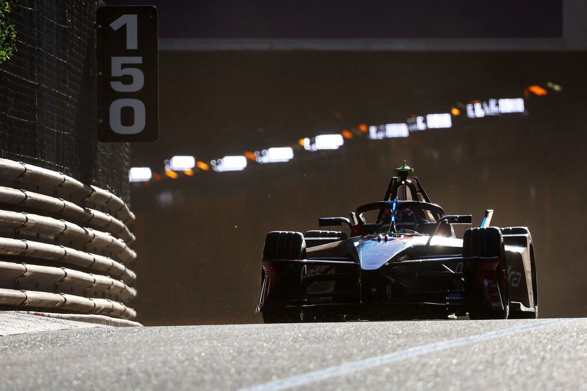 FP1 REPORT: de Vries quickest in first Monaco practice