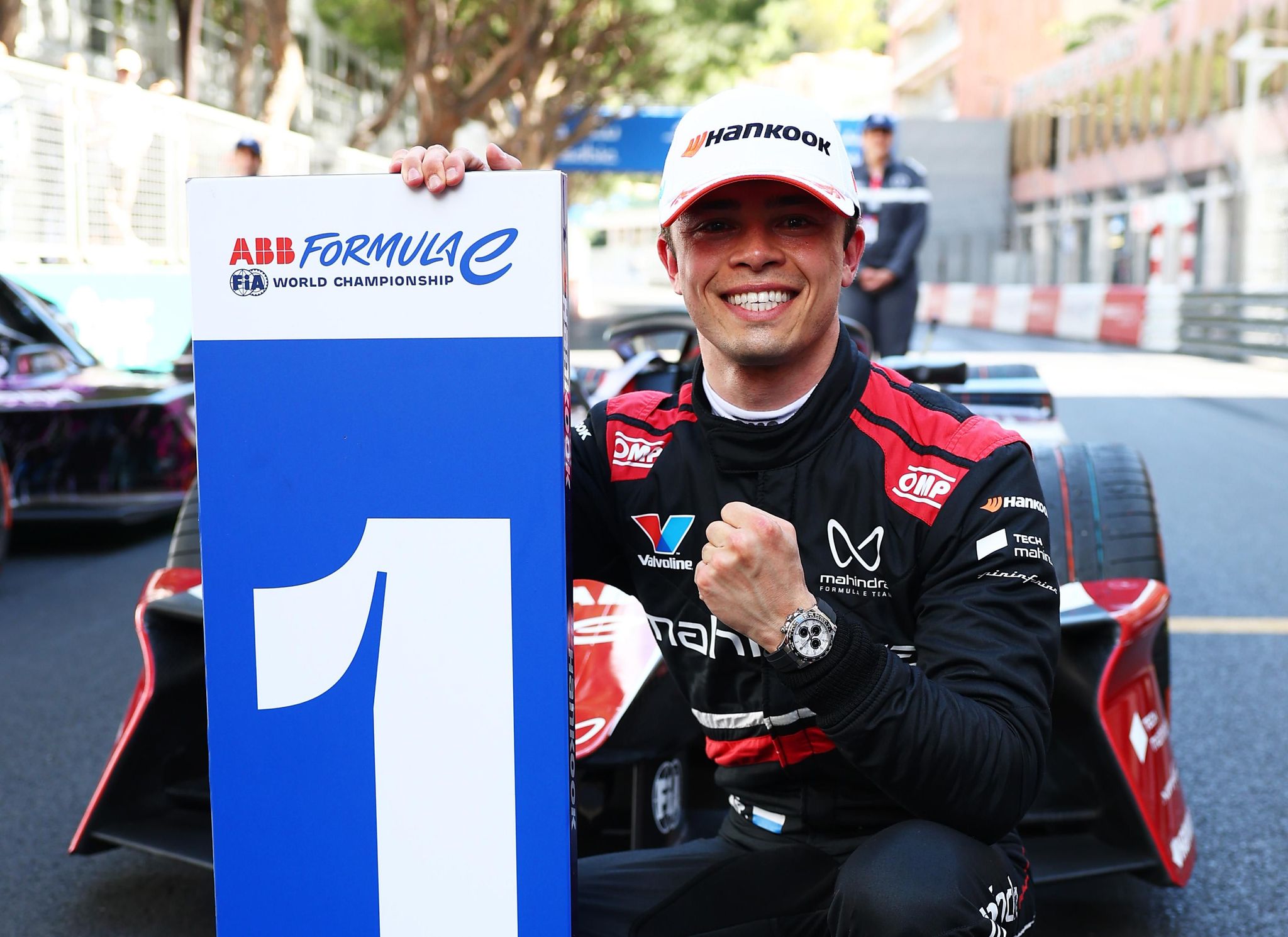 REPORT: De Vries flies to maiden Mahindra win in Monaco E-Prix Round 9