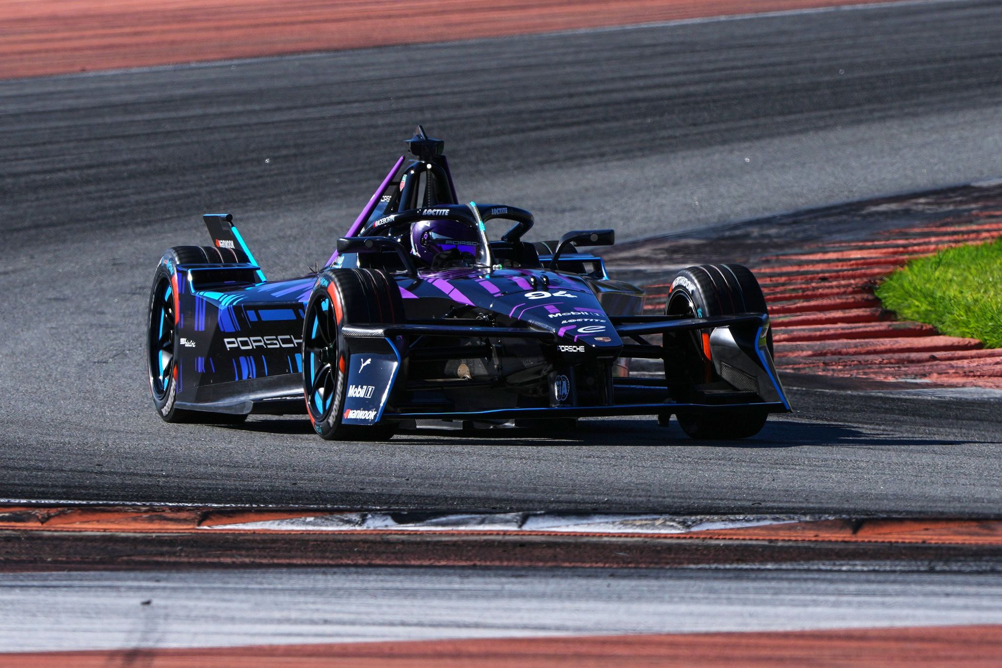 Wehrlein opens the Valencia pre-season test on top