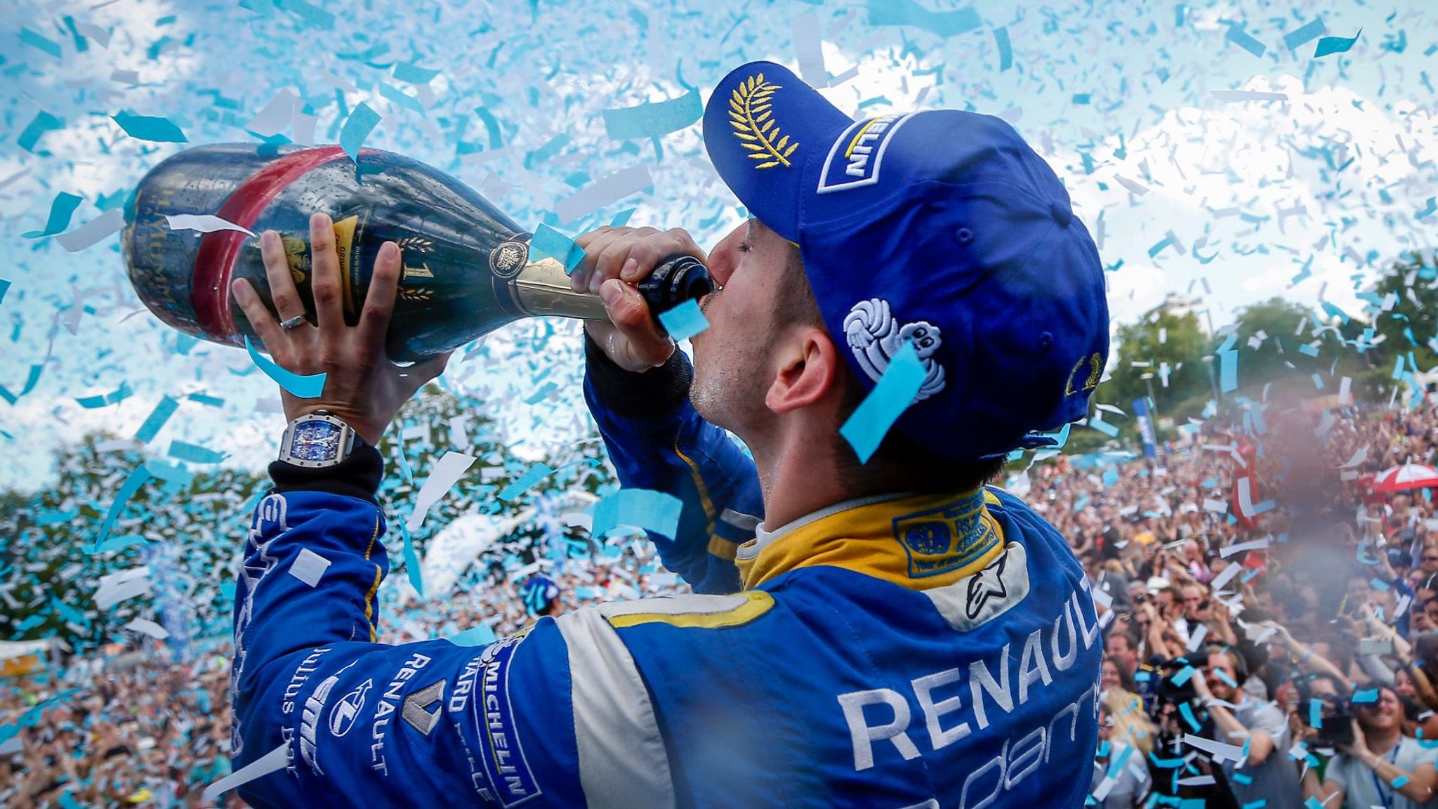 Buemi wins title after spectacular finale