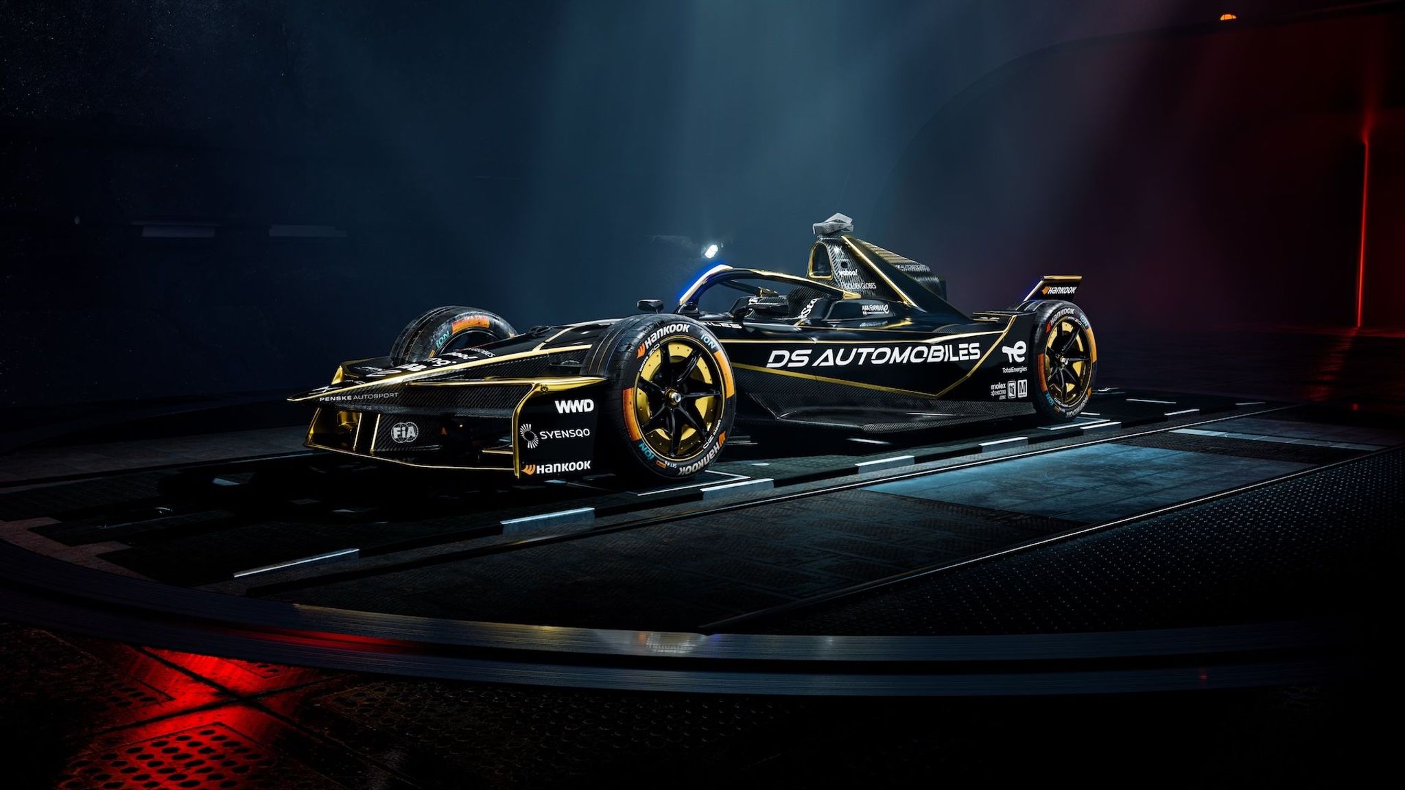 Covers off DS PENSKE's new livery