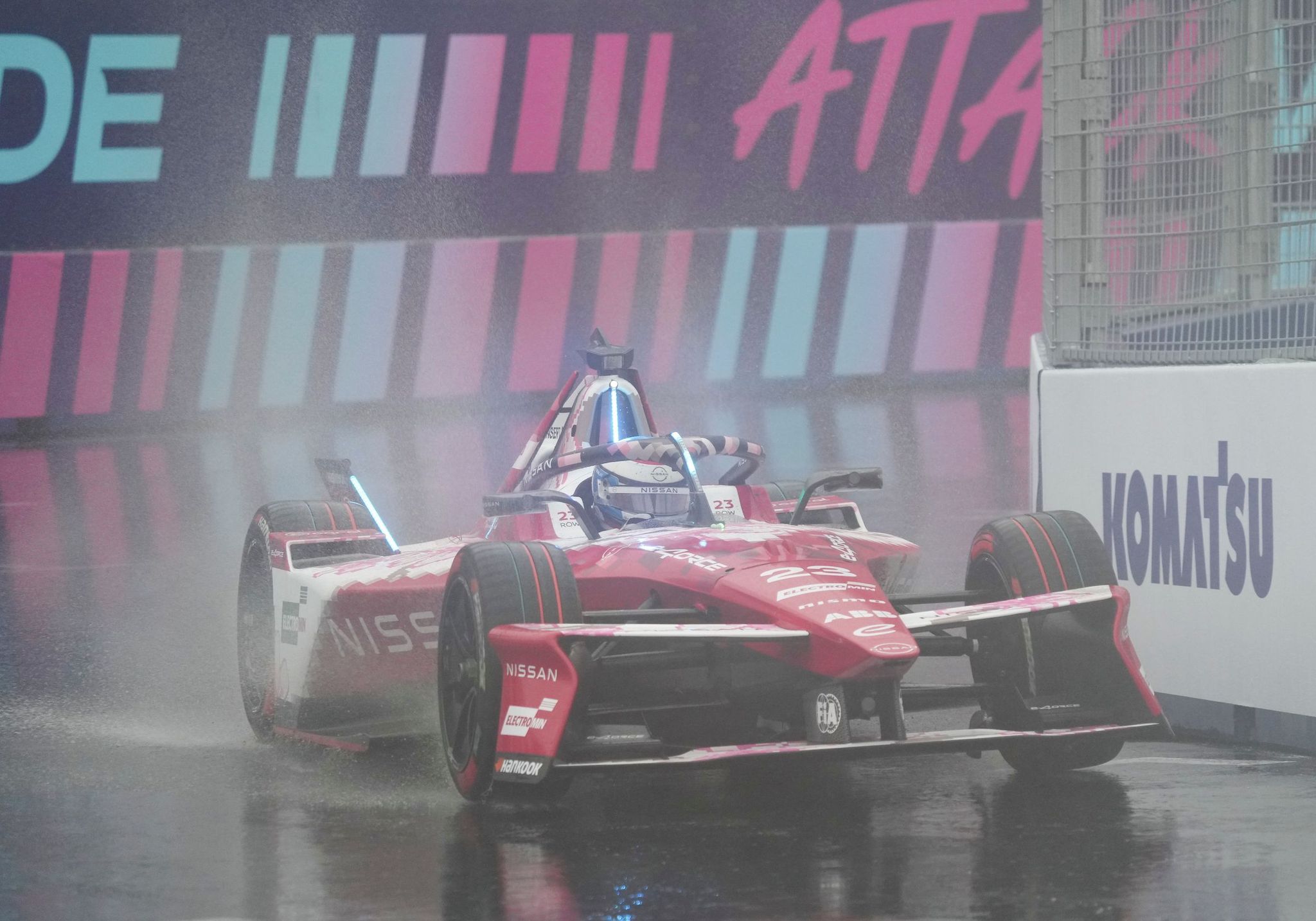 FP2 REPORT: Oliver Rowland sets the pace as Nissan's powertrains dominate a sodden session in Tokyo