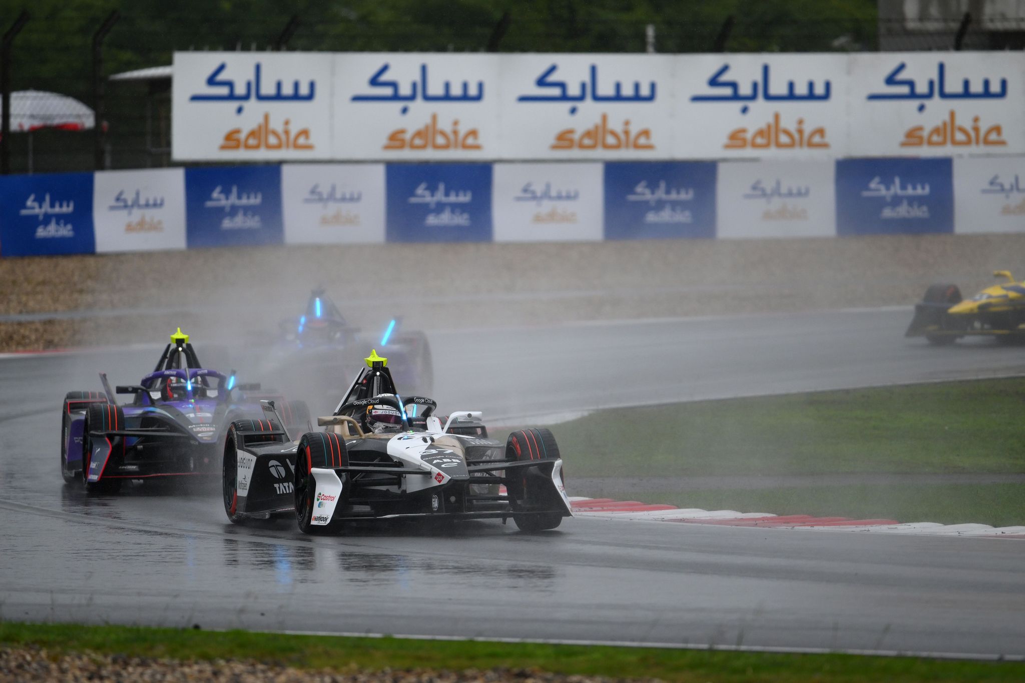 REPORT: Cassidy produces dominant lights-to-flag victory on rain-soaked Sunday in Shanghai