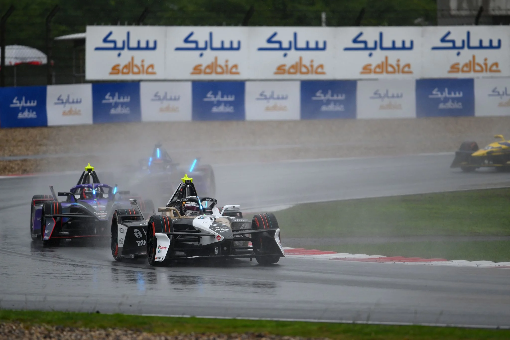 REPORT: Cassidy produces dominant lights-to-flag victory on rain-soaked Sunday in Shanghai